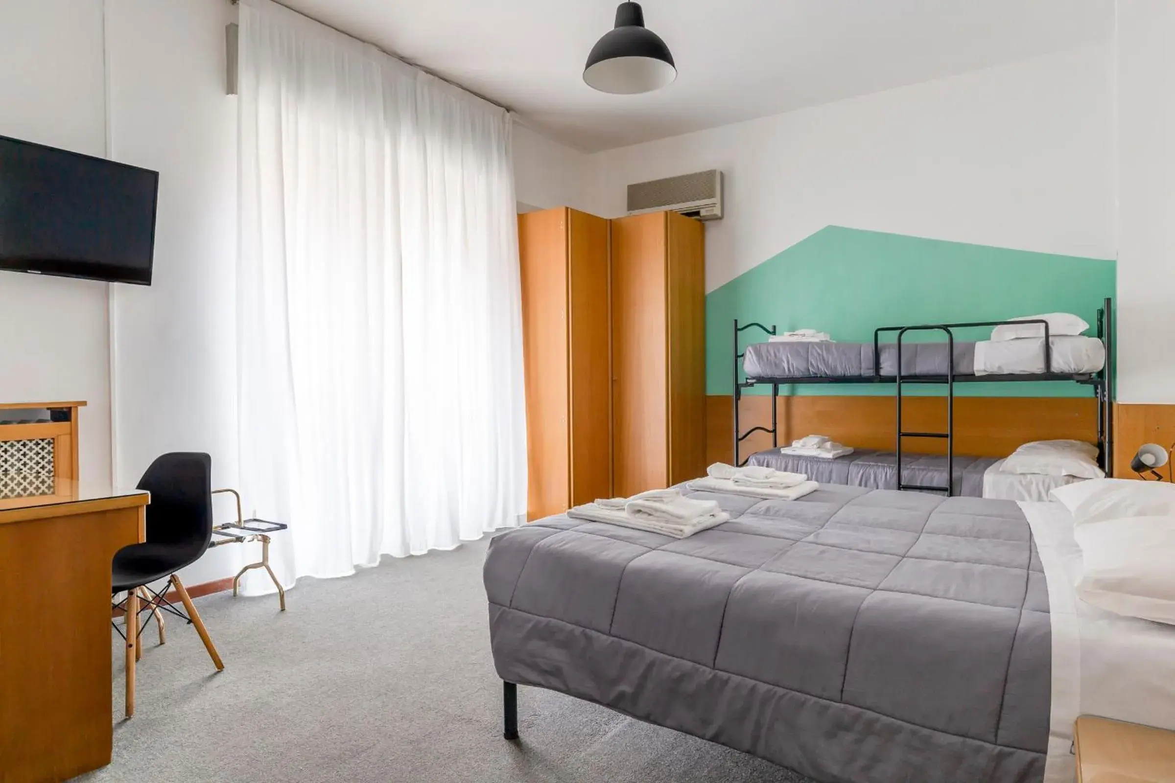 Quadruple Room in UniHo Hostel Quadruple Room in UniHo Hostel