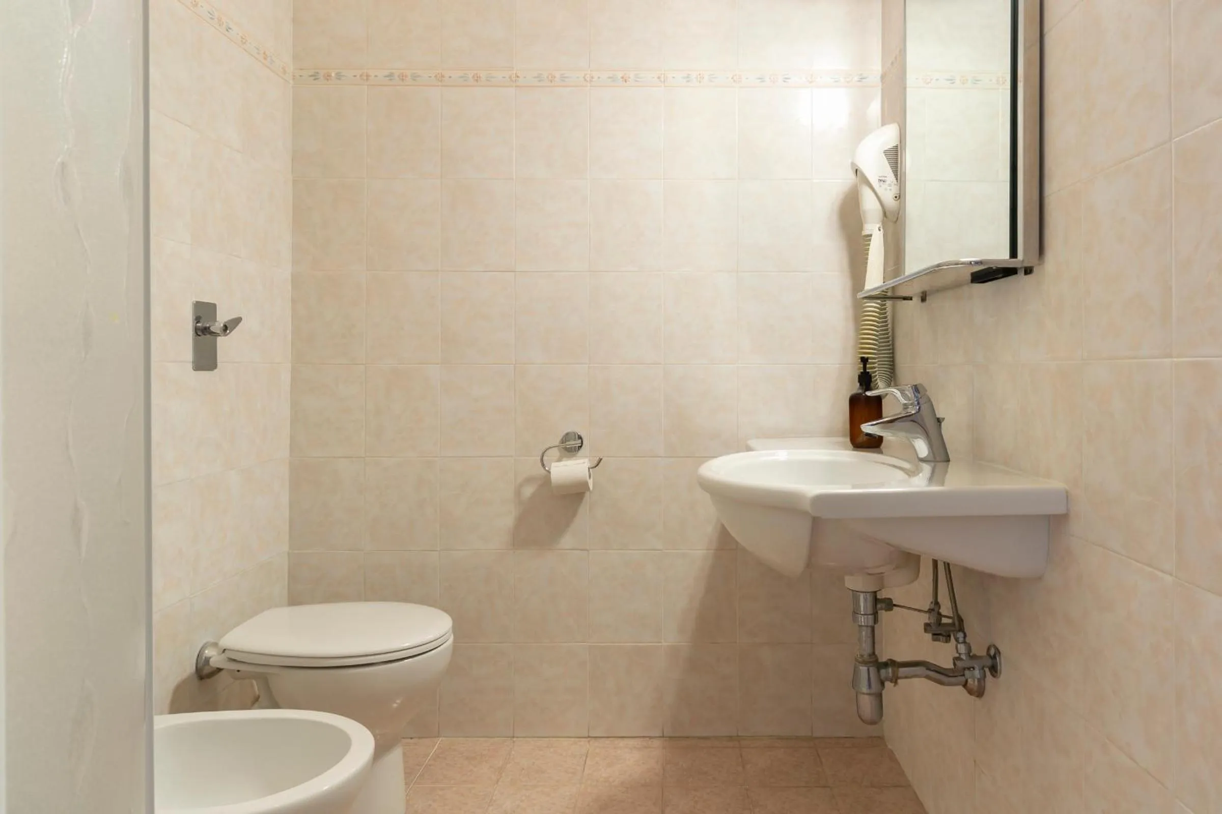 Shower in UniHo Hostel