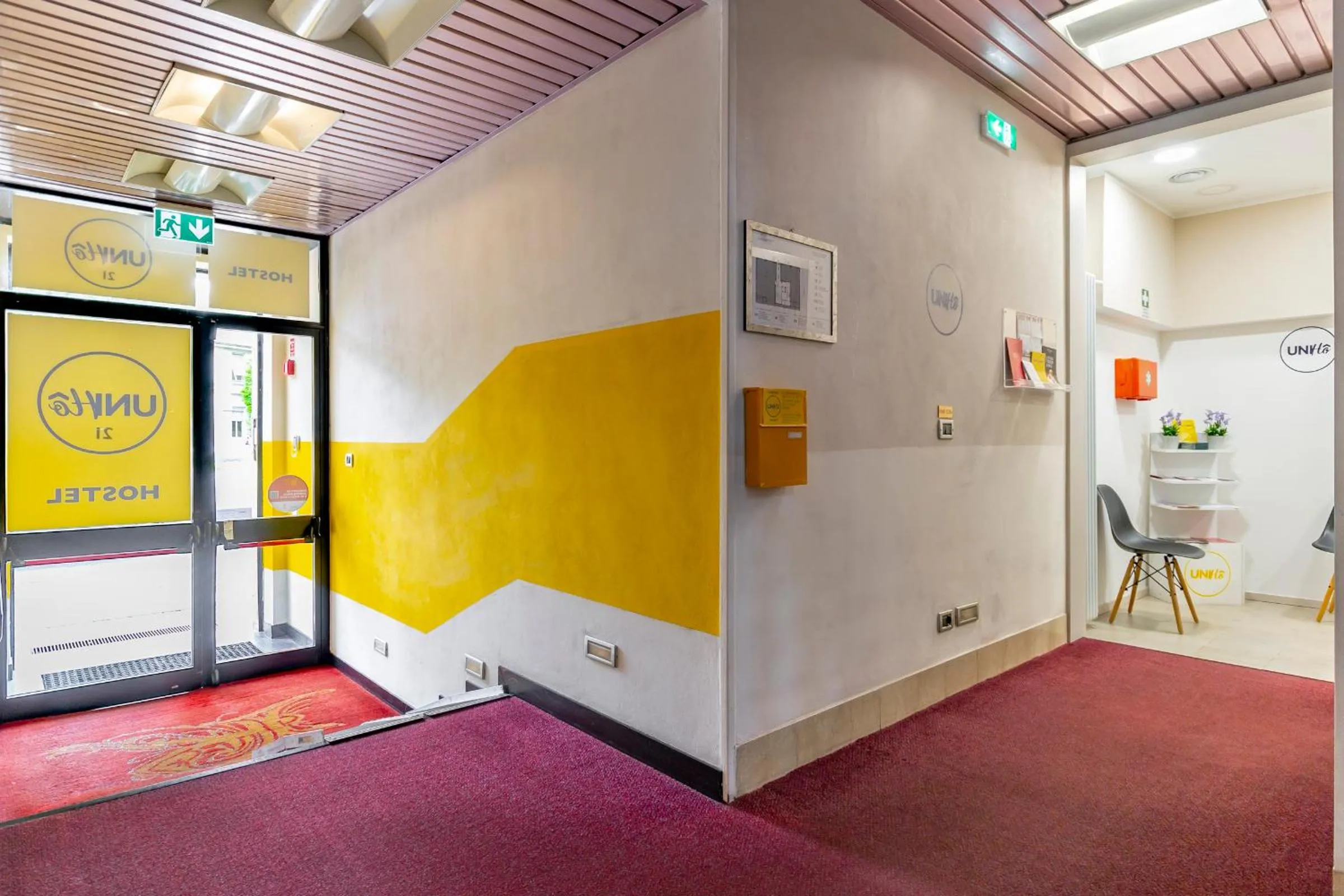 Lobby or reception, Bed in UniHo Hostel