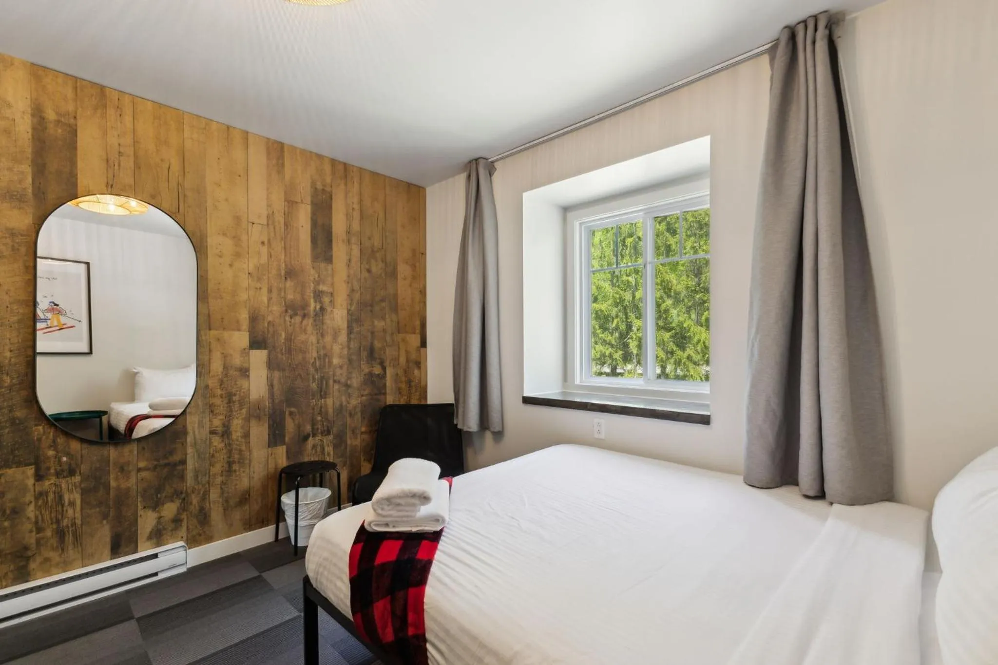 Bed in Auberge Manitonga