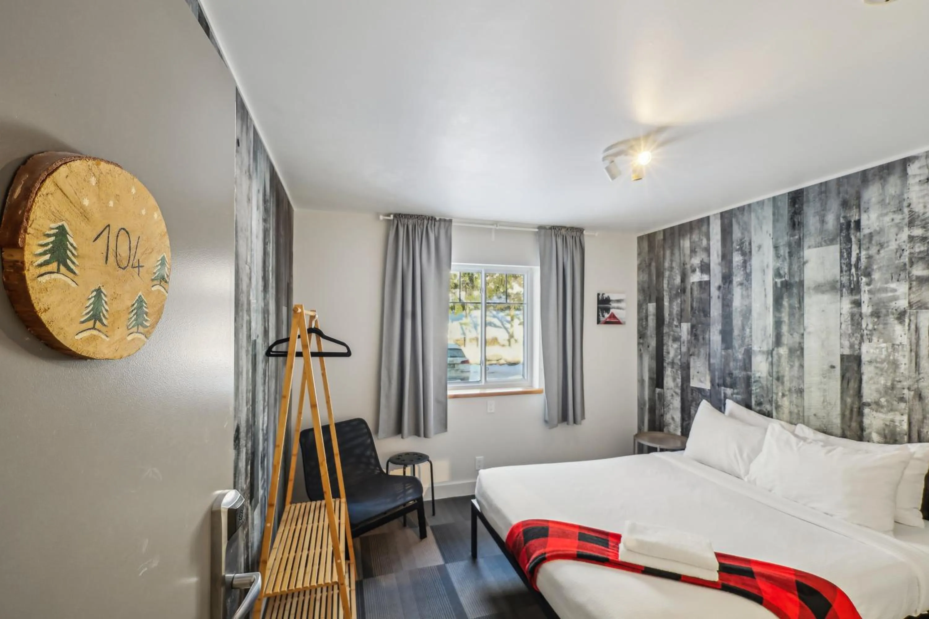 Bed in Auberge Manitonga