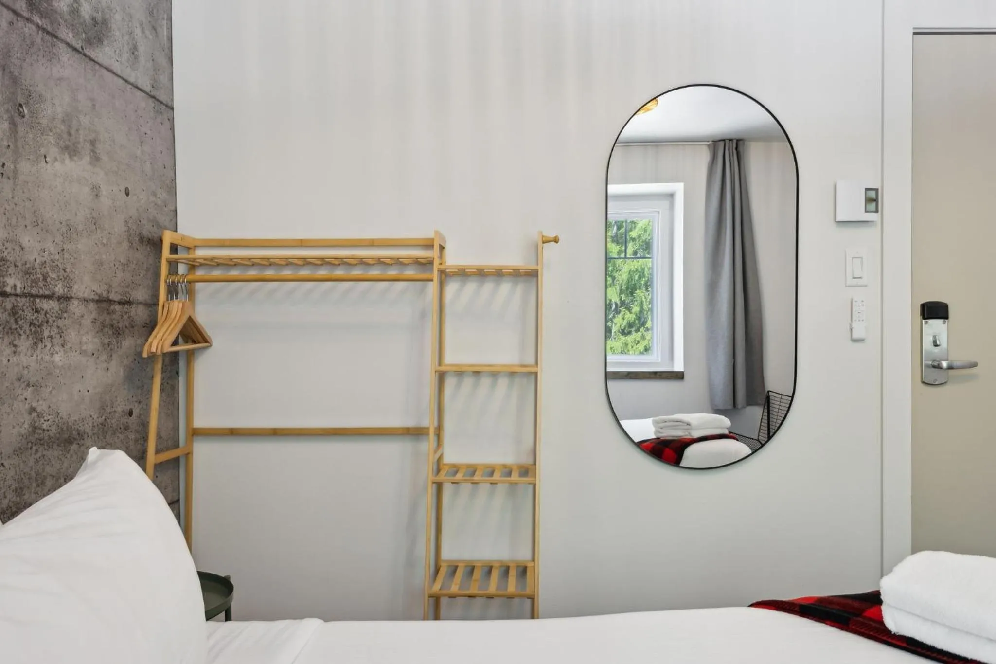 Bed in Auberge Manitonga