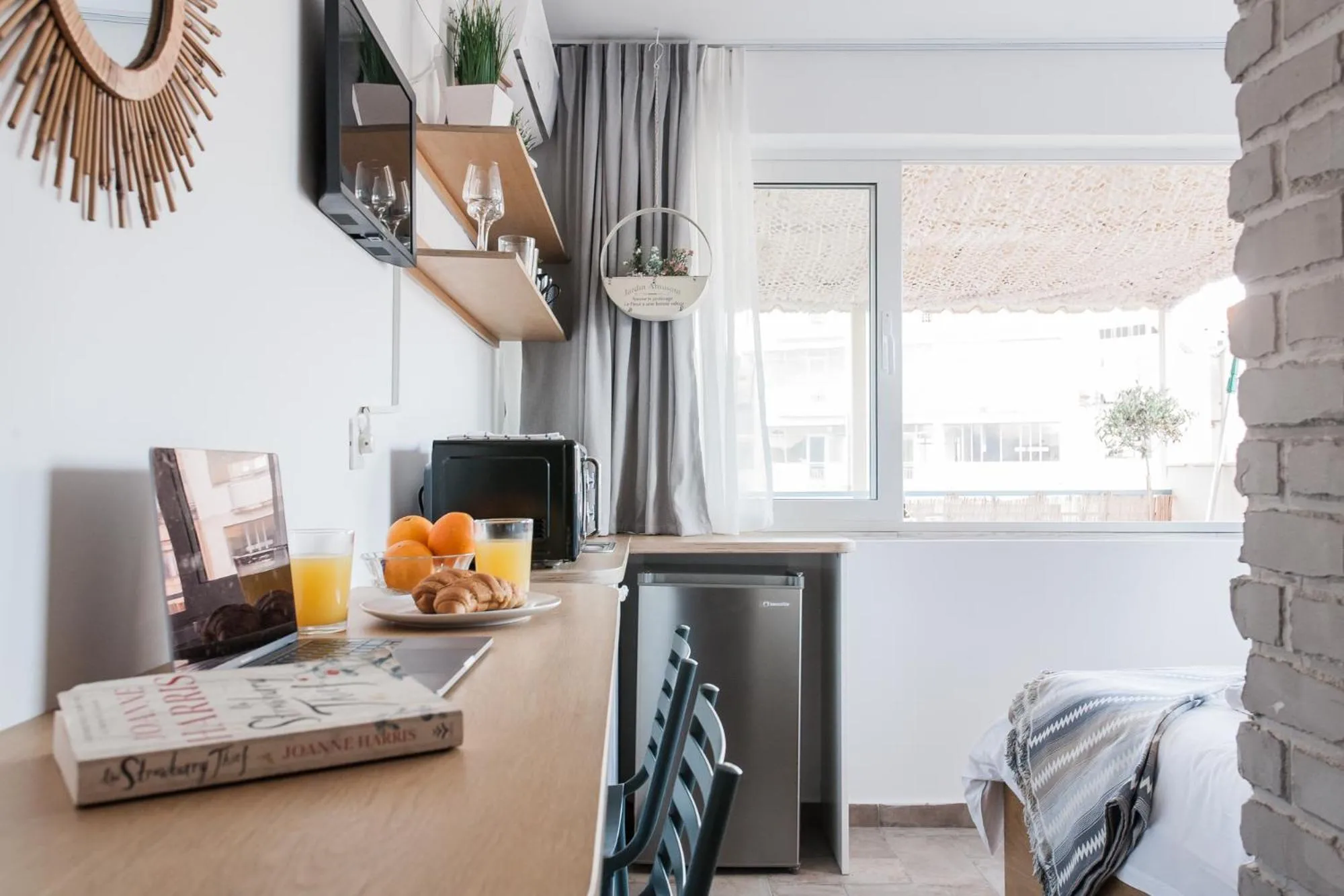 Kitchen or kitchenette in ToStay Athens