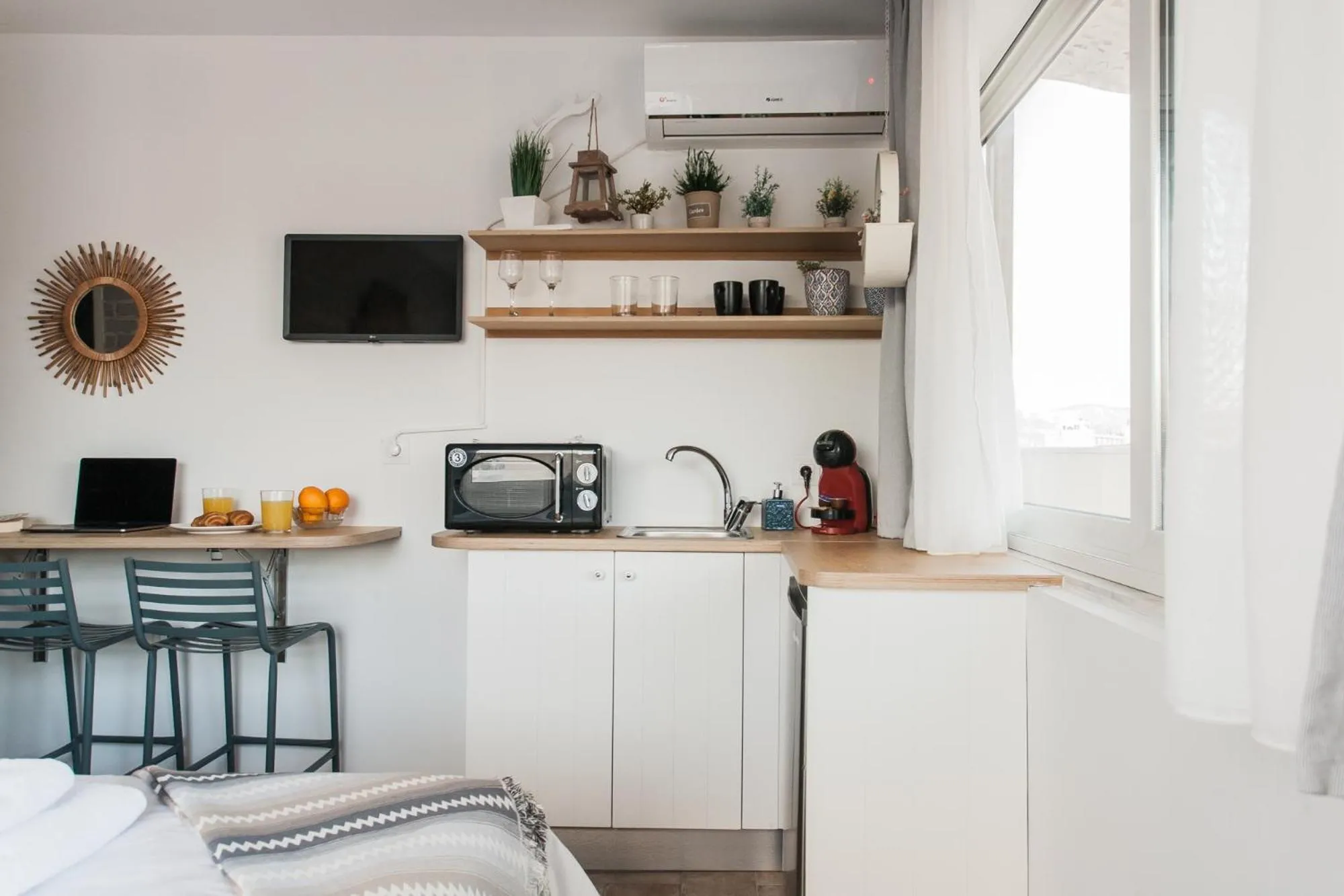 Kitchen or kitchenette in ToStay Athens