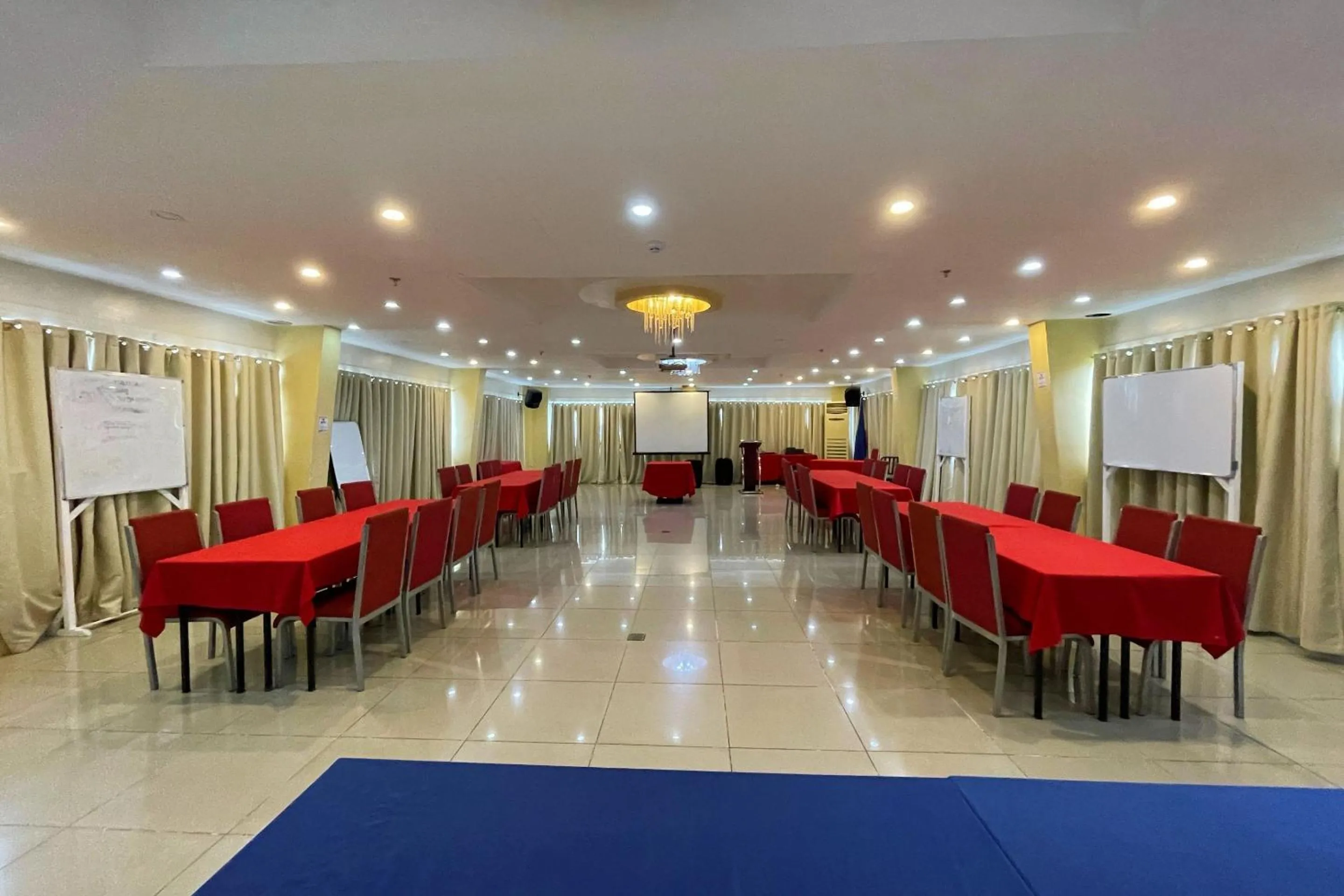 Meeting/conference room in Diamond Spring Hotel Angeles