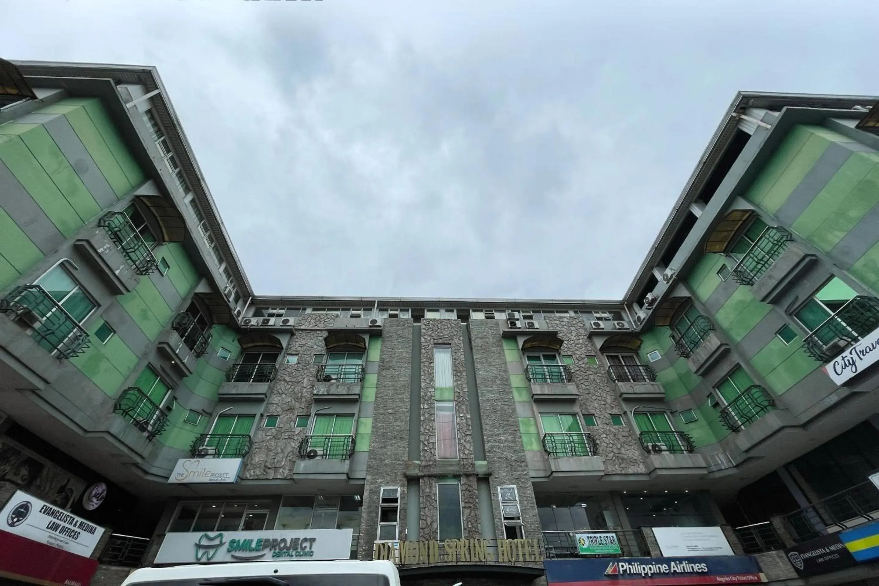 Property building in Diamond Spring Hotel Angeles Property building in Diamond Spring Hotel Angeles