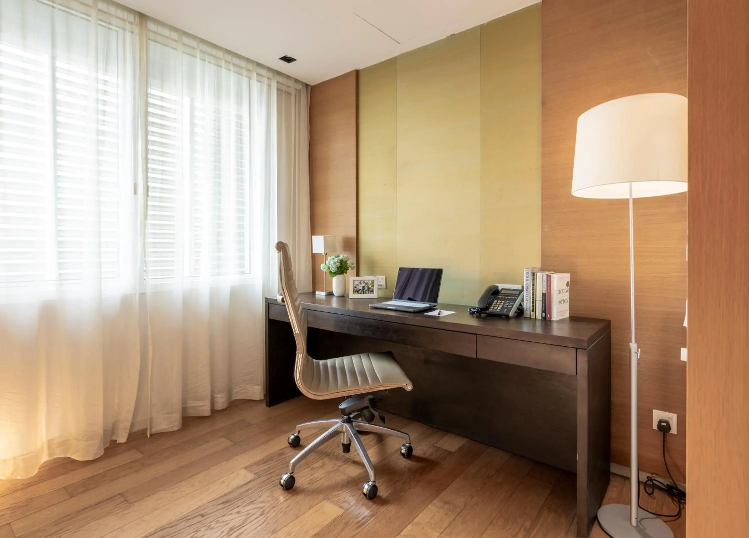 2-Bedroom Residensi Deluxe in Lanson Place Bukit Ceylon 2-Bedroom Residensi Deluxe in Lanson Place Bukit Ceylon