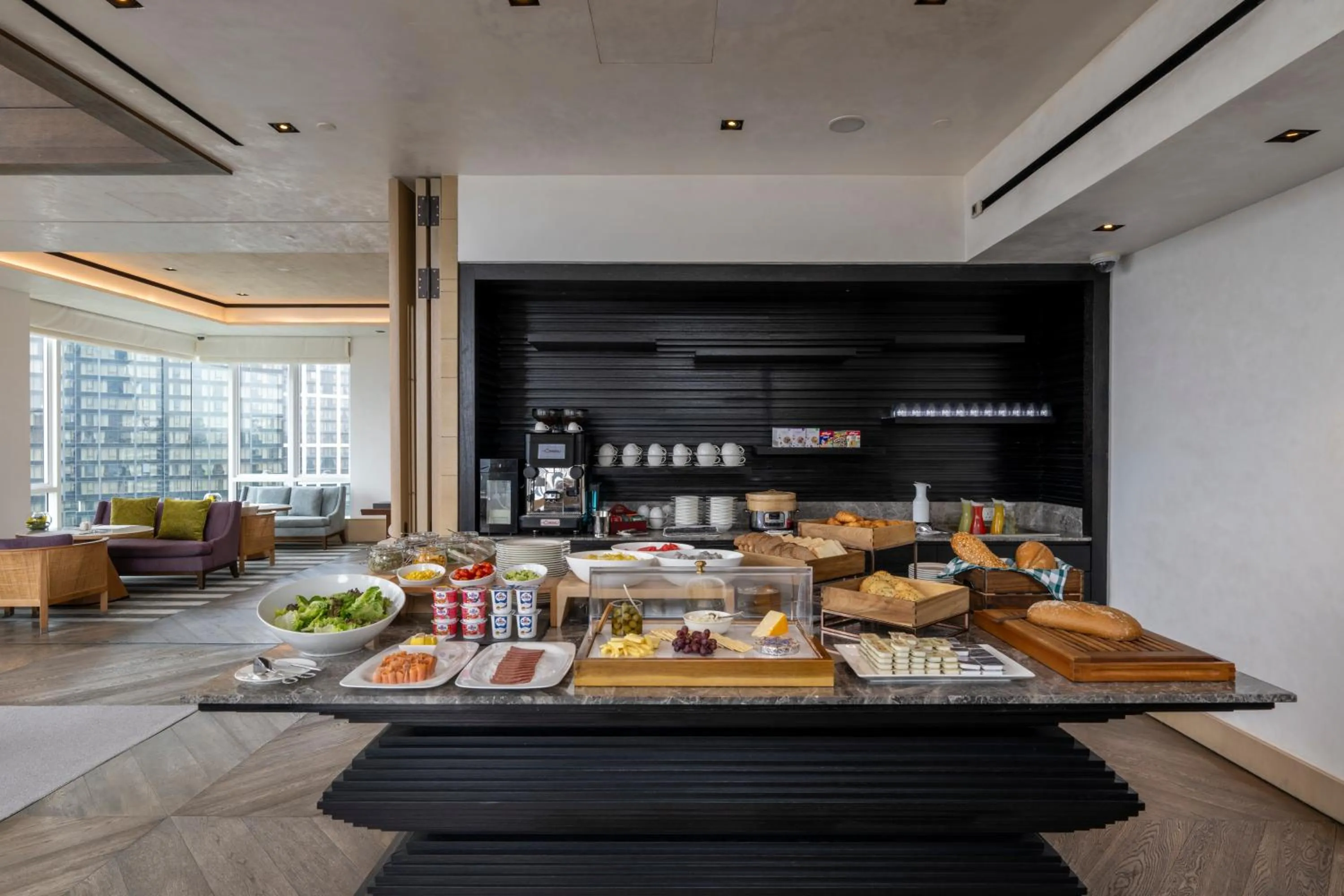 Breakfast in Lanson Place Bukit Ceylon