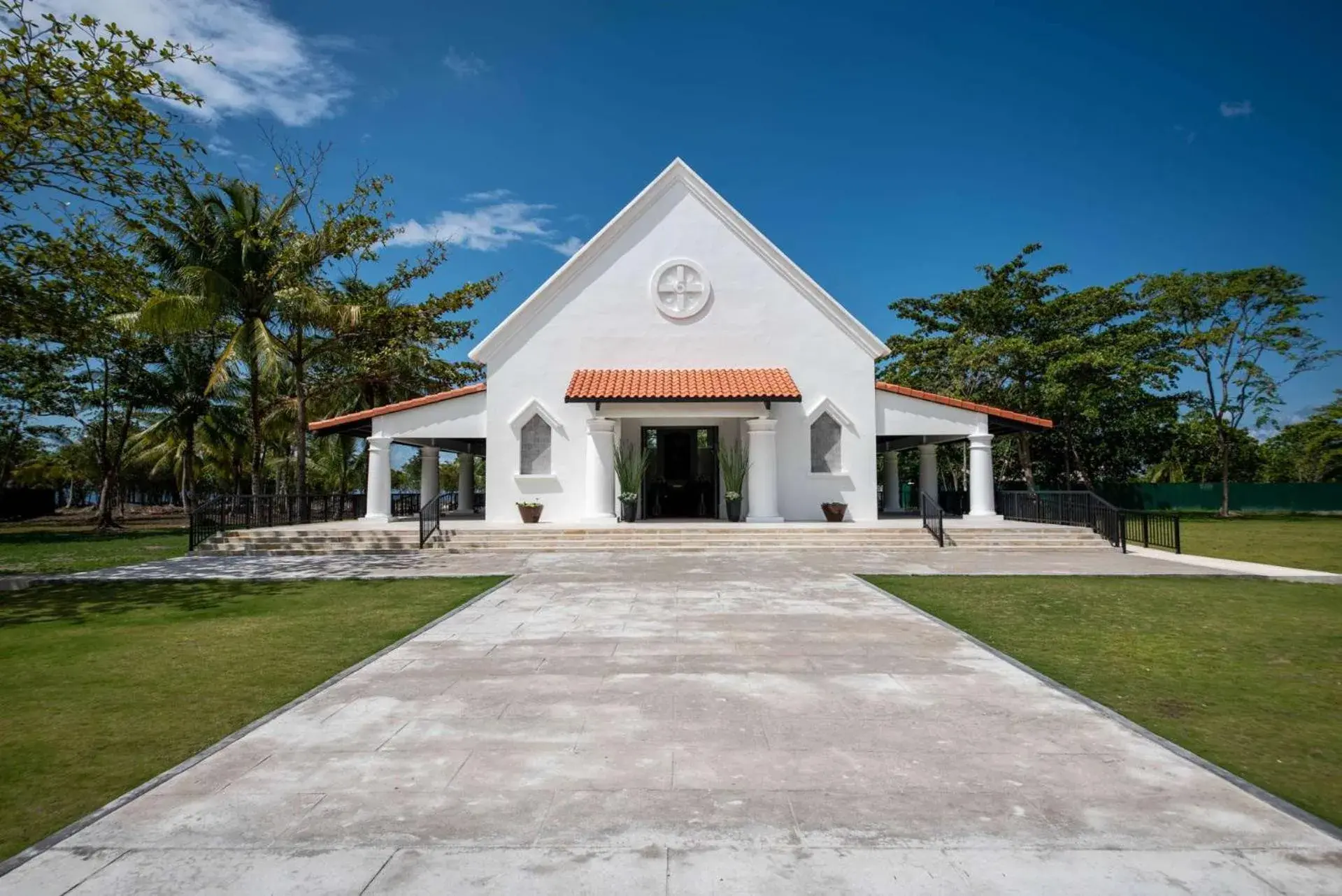 Property building in Dusit Thani Lubi Plantation Resort Property building in Dusit Thani Lubi Plantation Resort