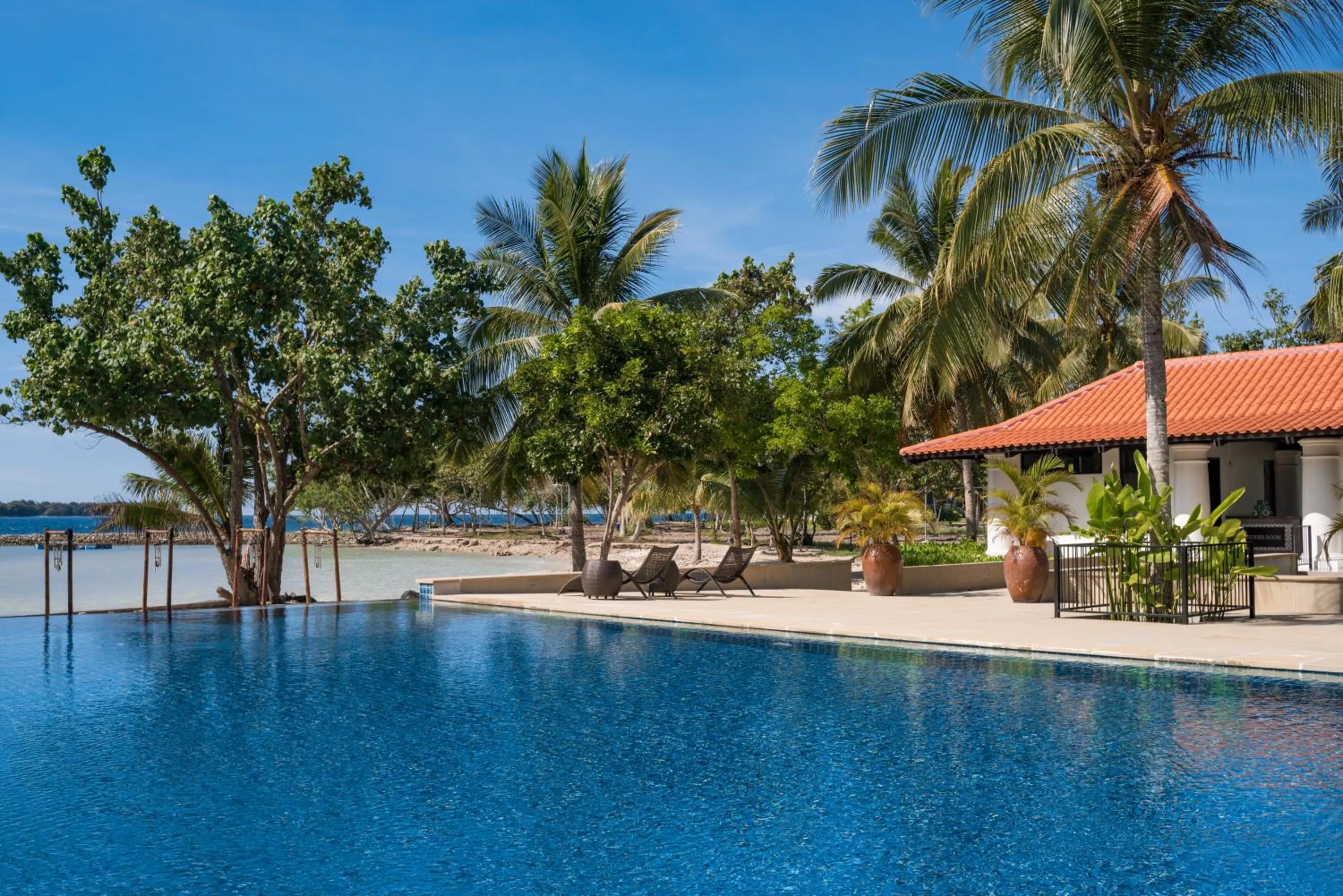 Swimming pool in Dusit Thani Lubi Plantation Resort
