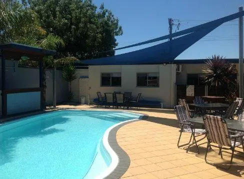 Swimming pool in Portarlington Beach Motel