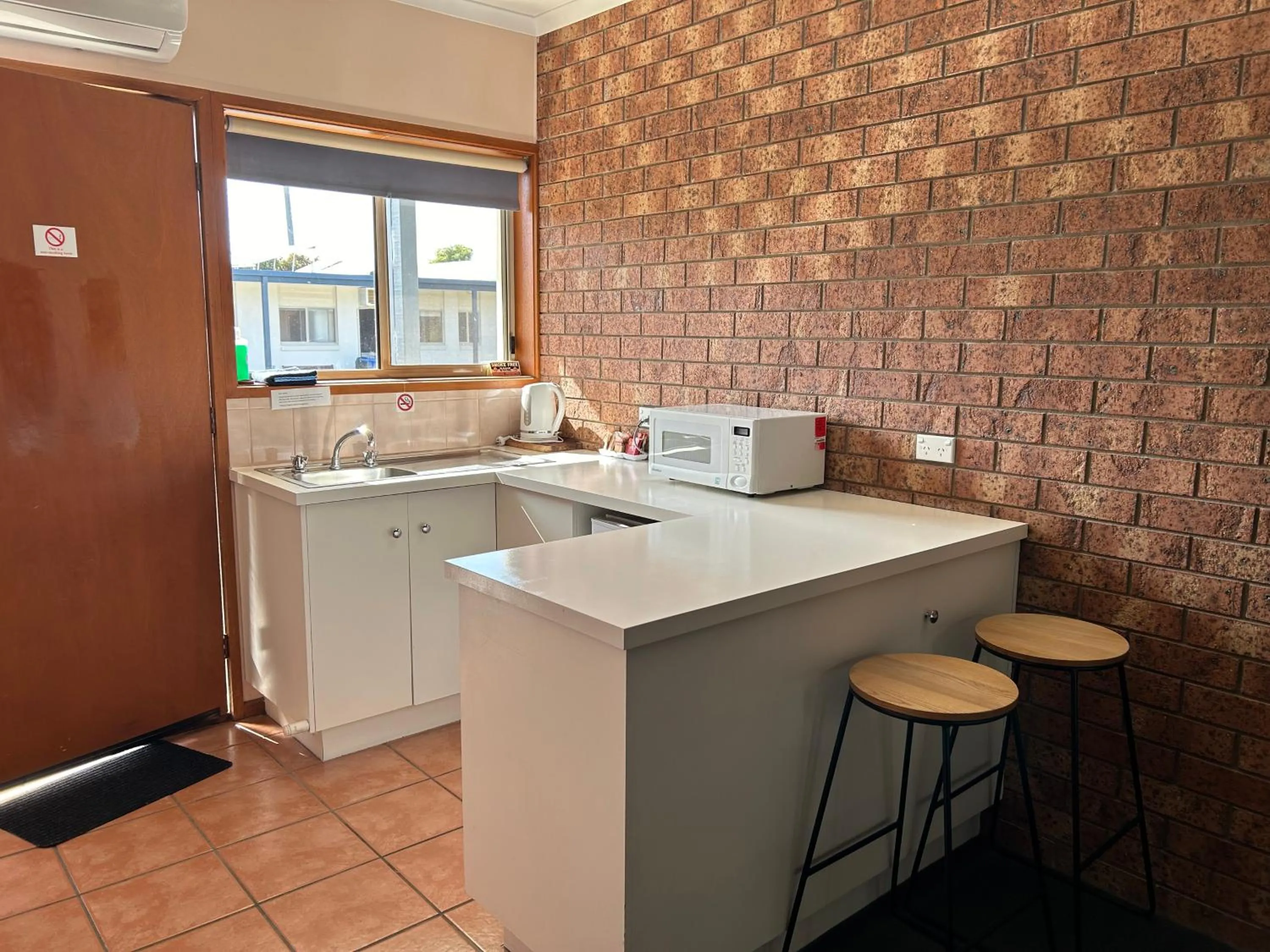 Kitchen or kitchenette in Portarlington Beach Motel