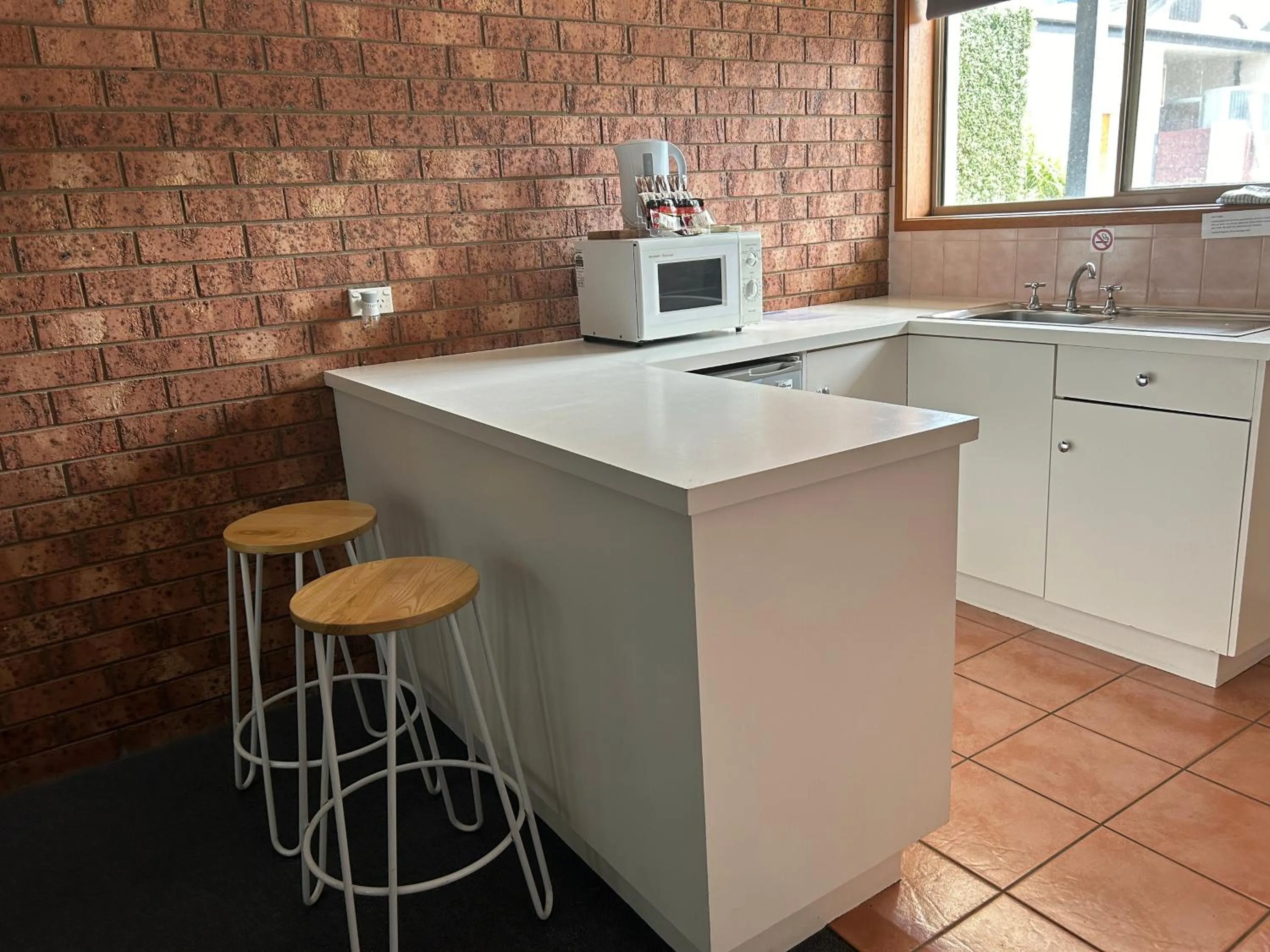 Kitchen or kitchenette in Portarlington Beach Motel