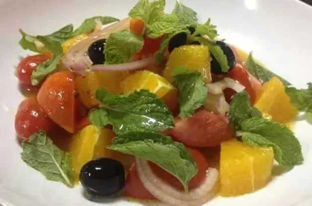 Restaurant/places to eat in The Curve Residence Restaurant/places to eat in The Curve Residence