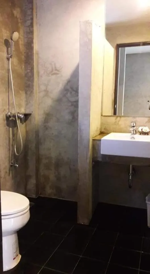 Shower in The Curve Residence