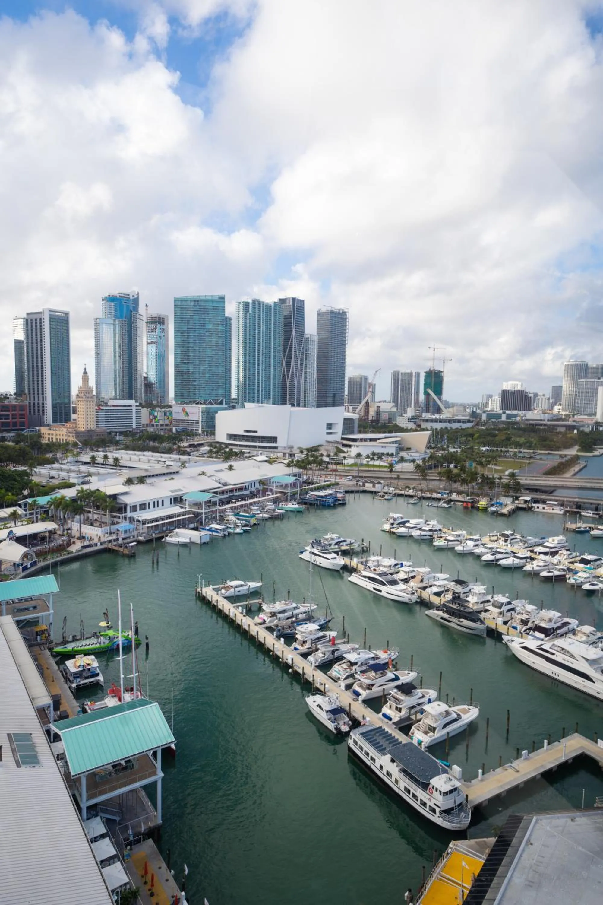 Area and facilities in Circa 39 Miami Beach