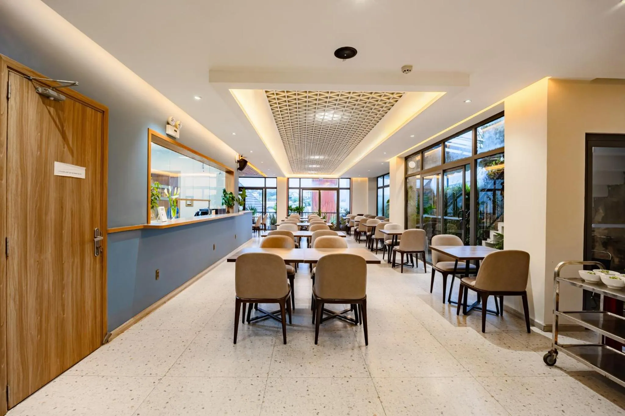 Restaurant/places to eat in Canary Dalat Hotel