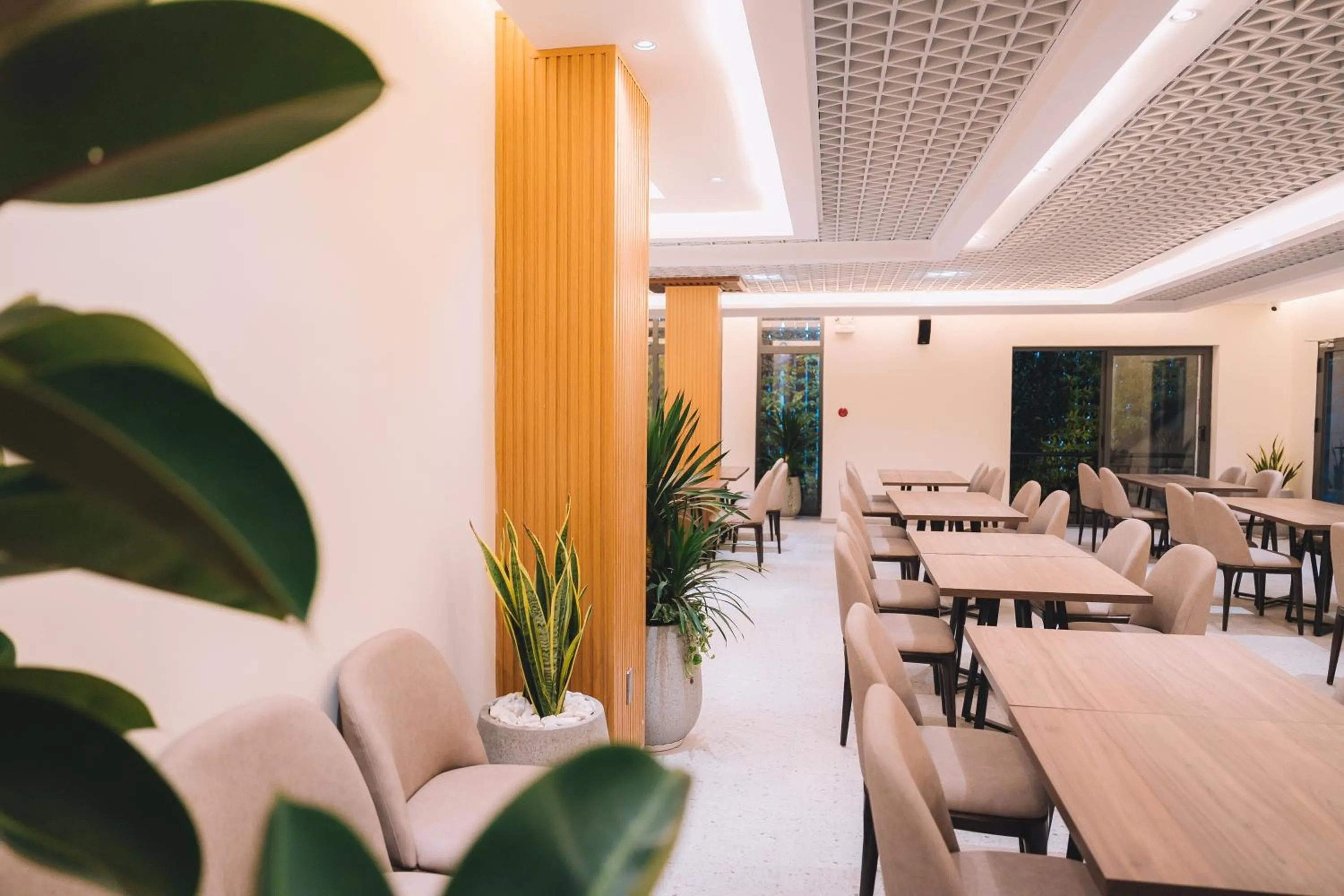 Restaurant/places to eat in Canary Dalat Hotel