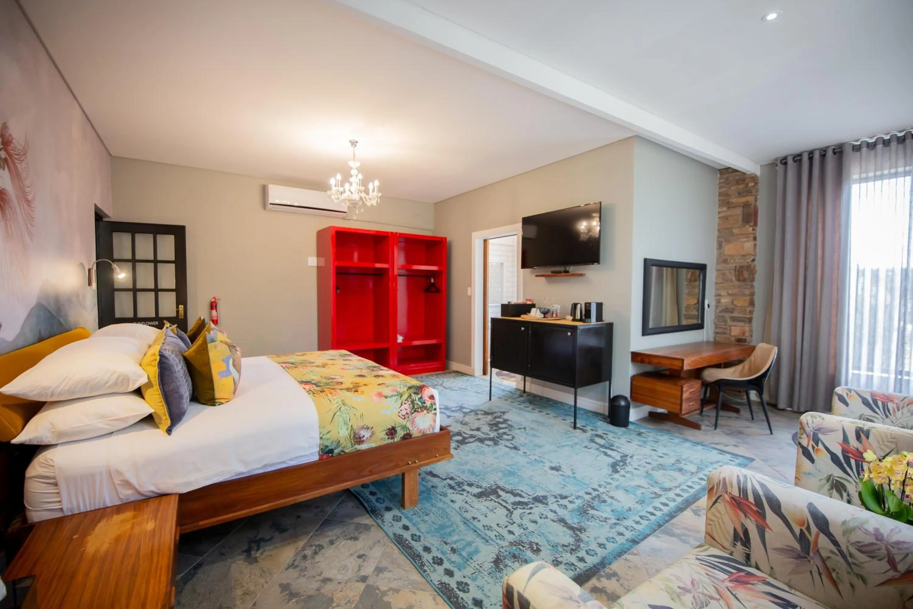 Photo of the whole room, Bed in Droombos Boutique Hotel