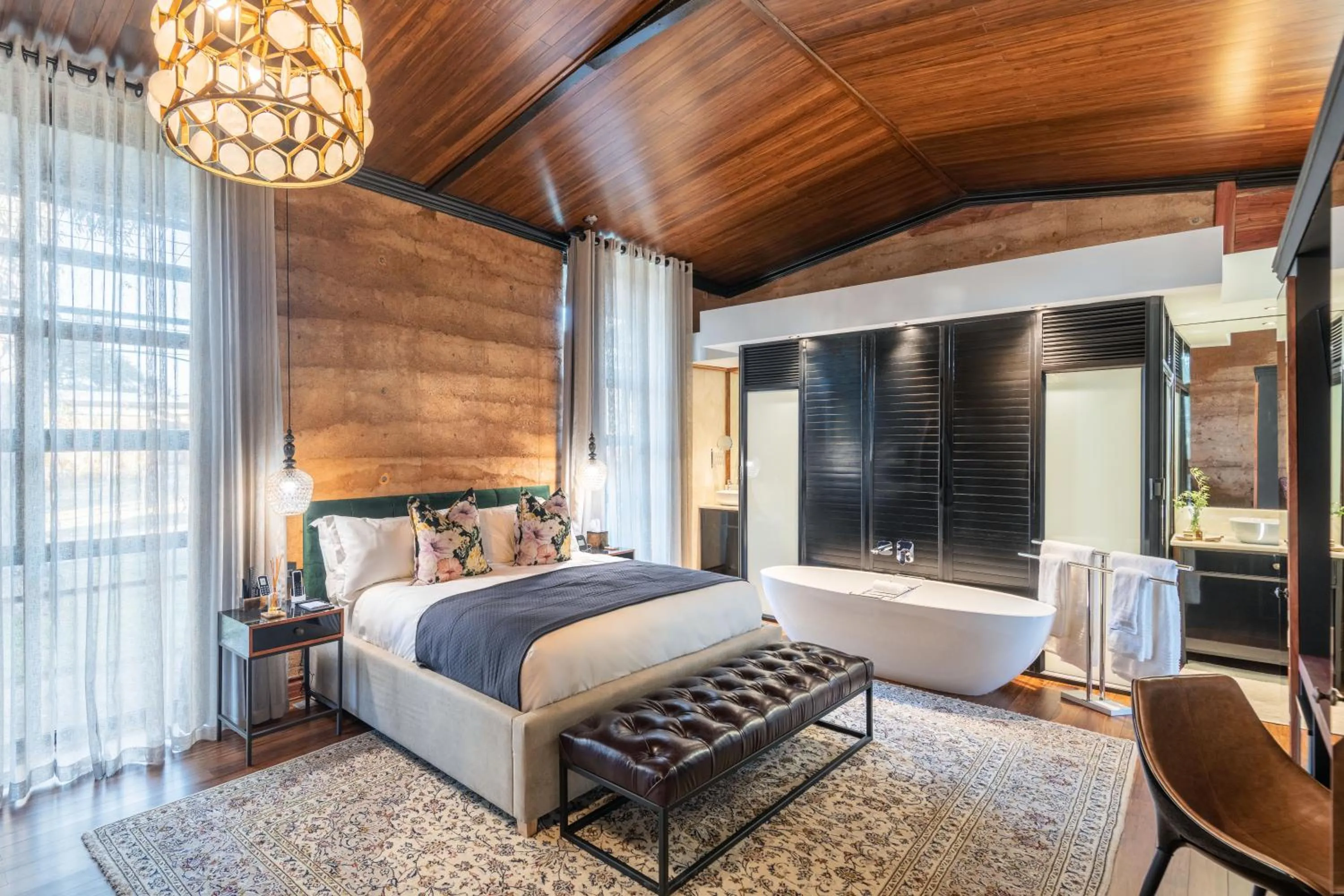 Bathroom, Bed in Droombos Boutique Hotel