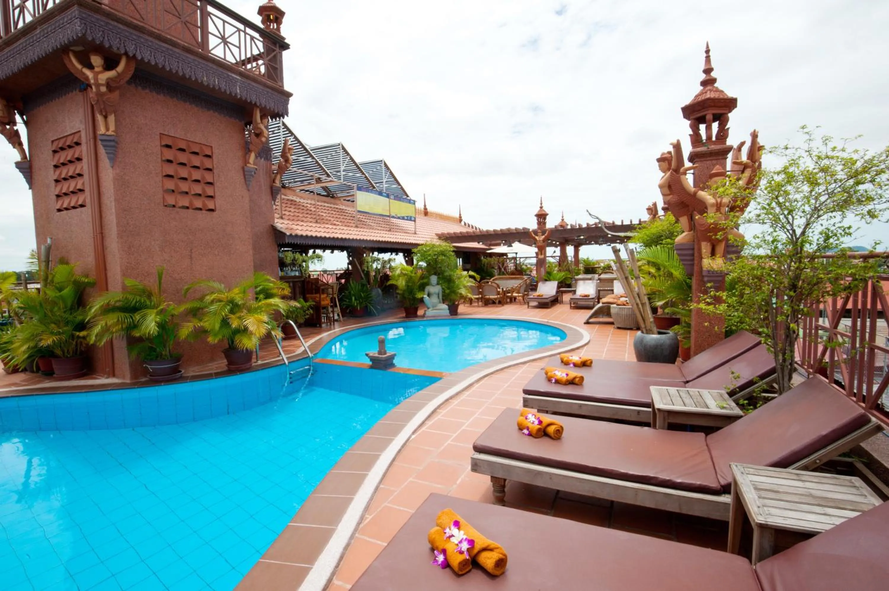 Swimming pool in Okay Guesthouse Siem Reap
