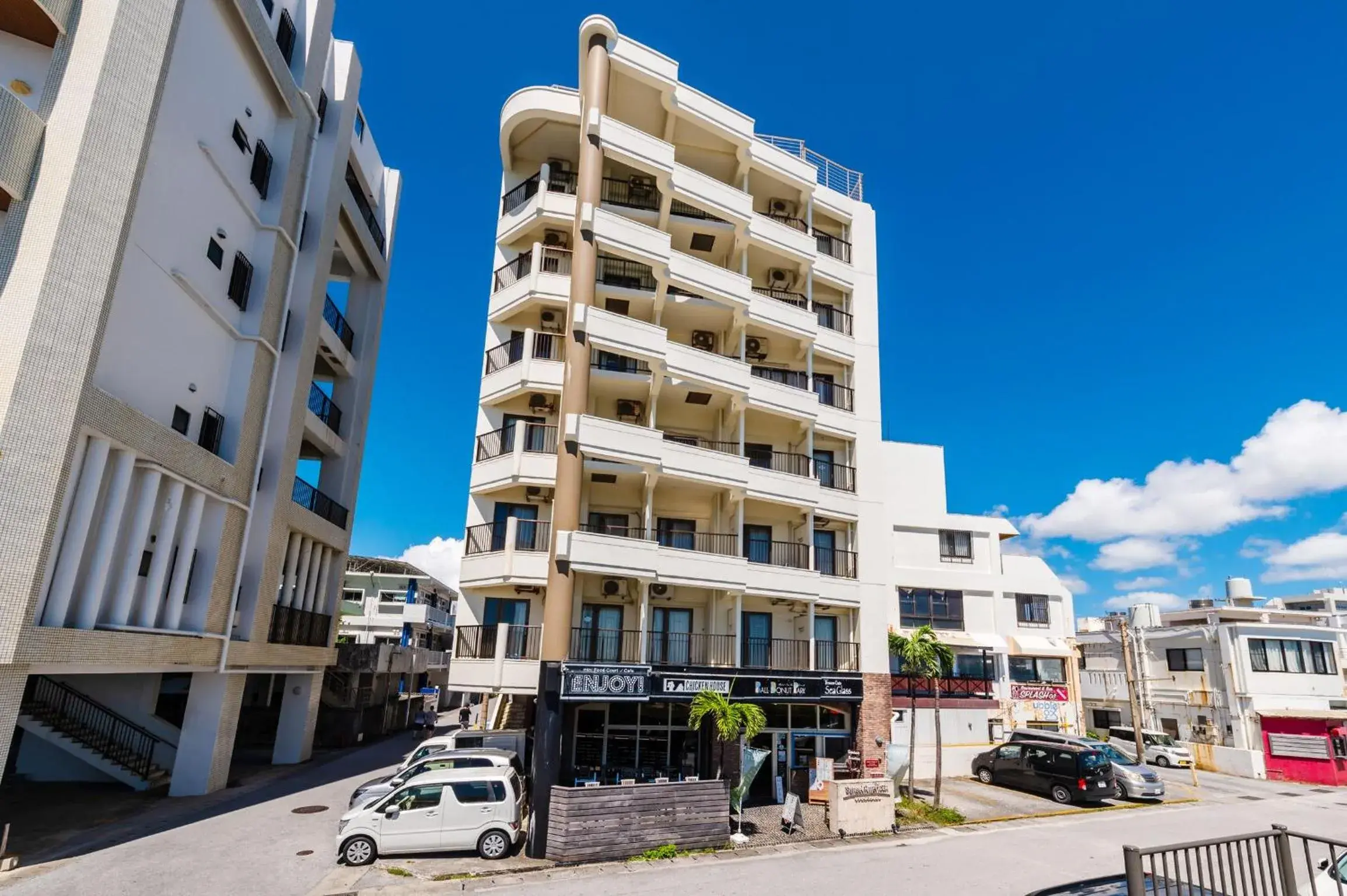 Property building in Hotel Sunset American Property building in Hotel Sunset American