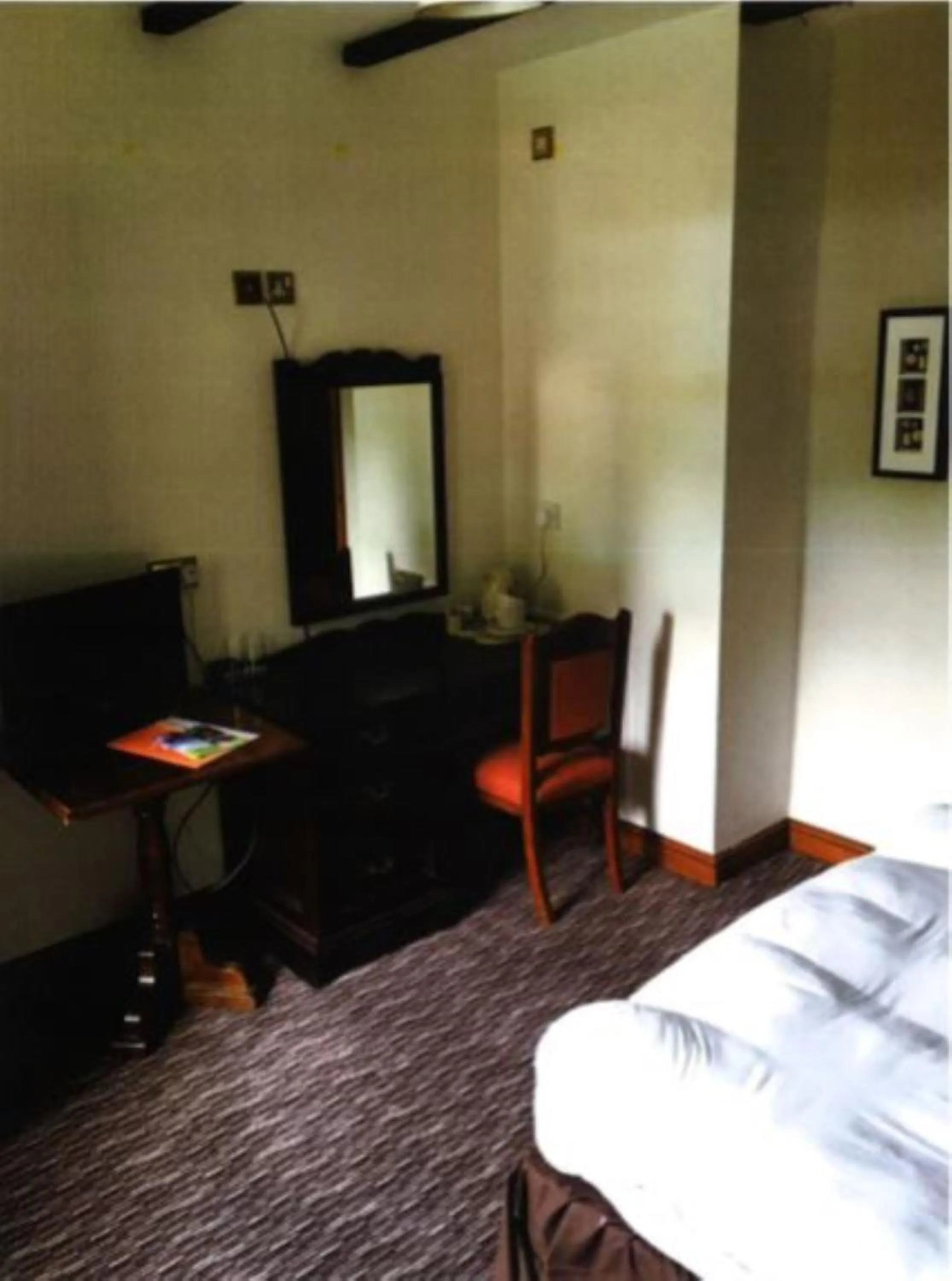 Bedroom, Bed in Bull Inn