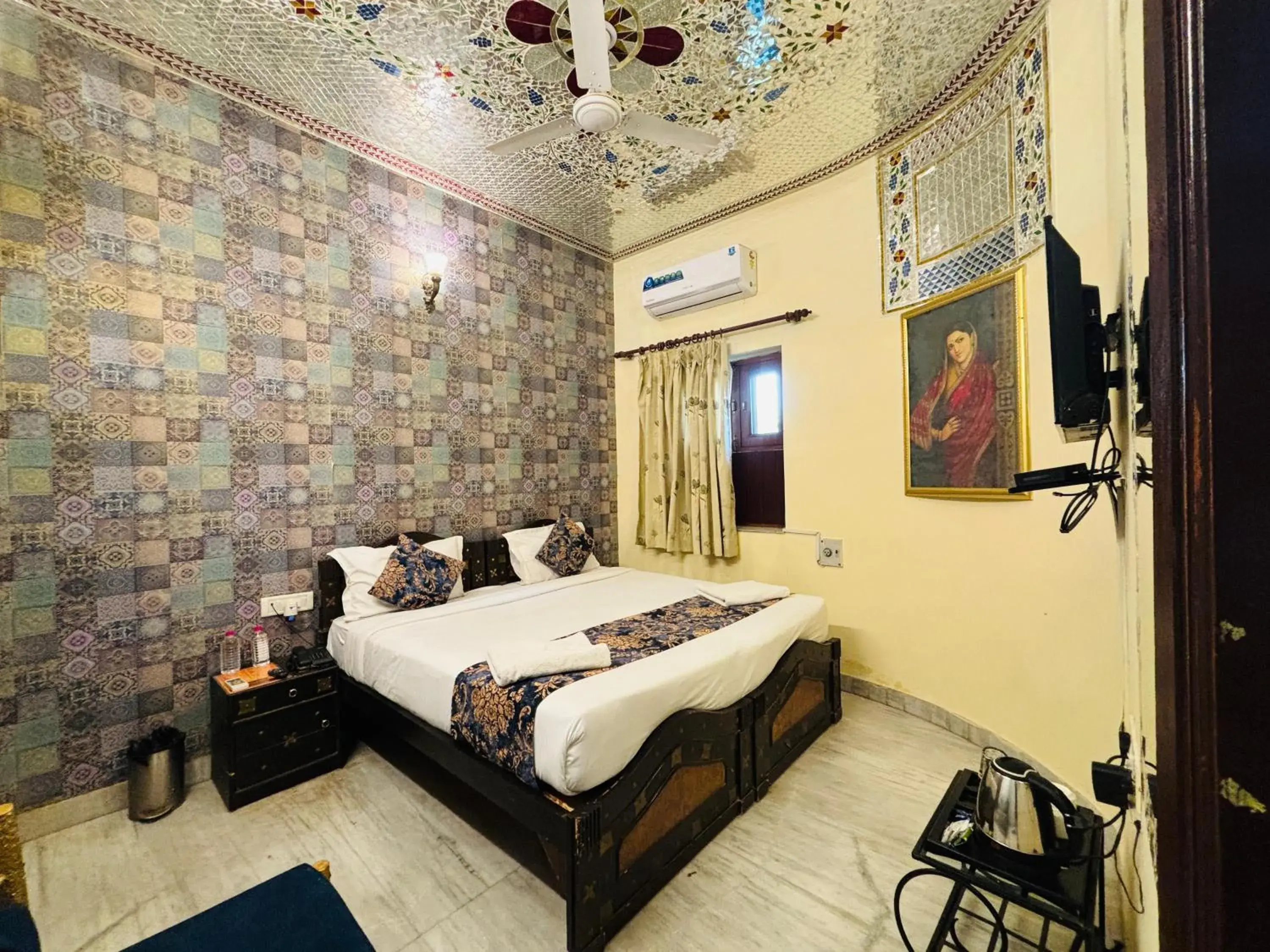Standard Double Room in Hotel Radoli House - A Heritage Hotel Standard Double Room in Hotel Radoli House - A Heritage Hotel