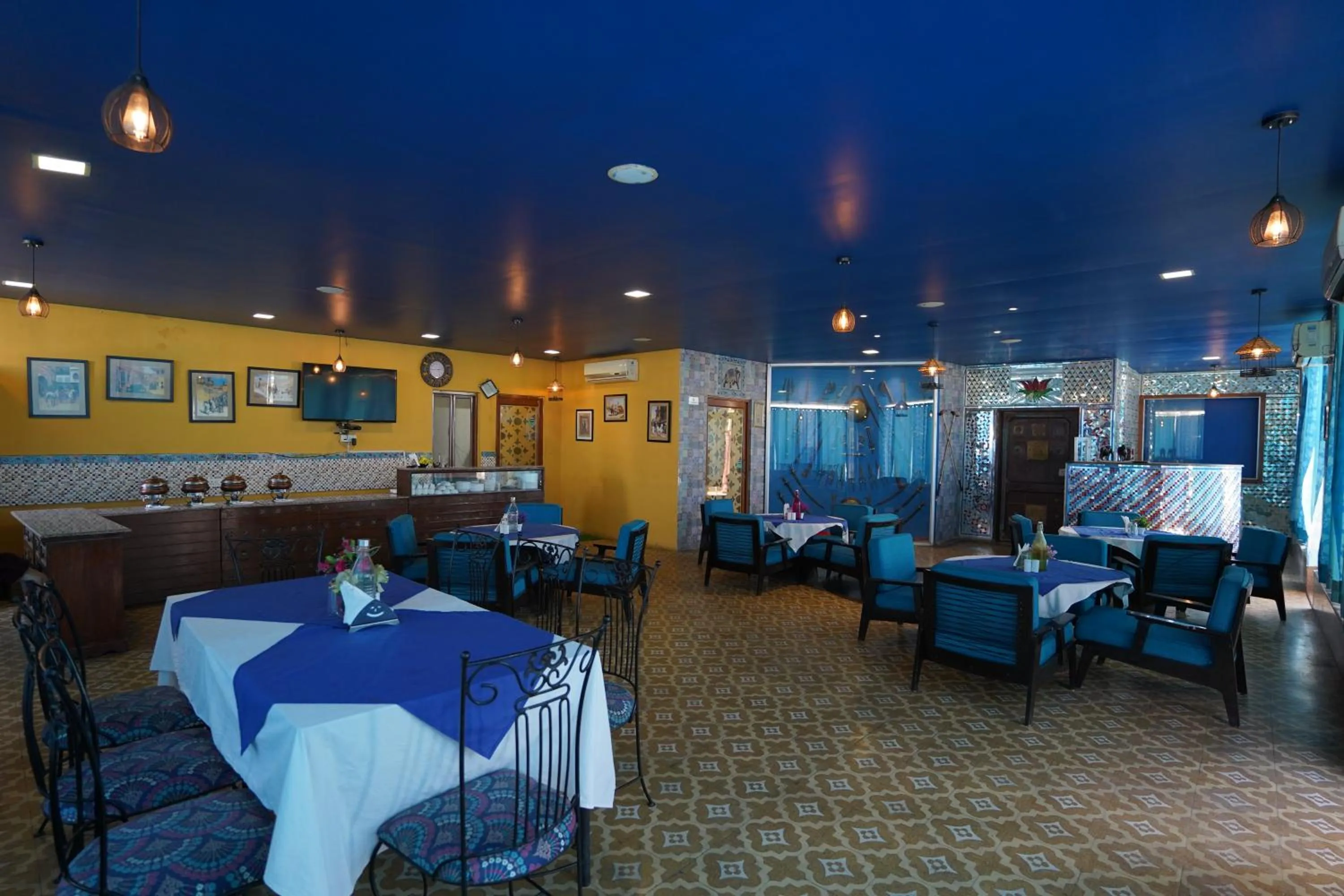 Restaurant/places to eat in Hotel Radoli House - A Heritage Hotel