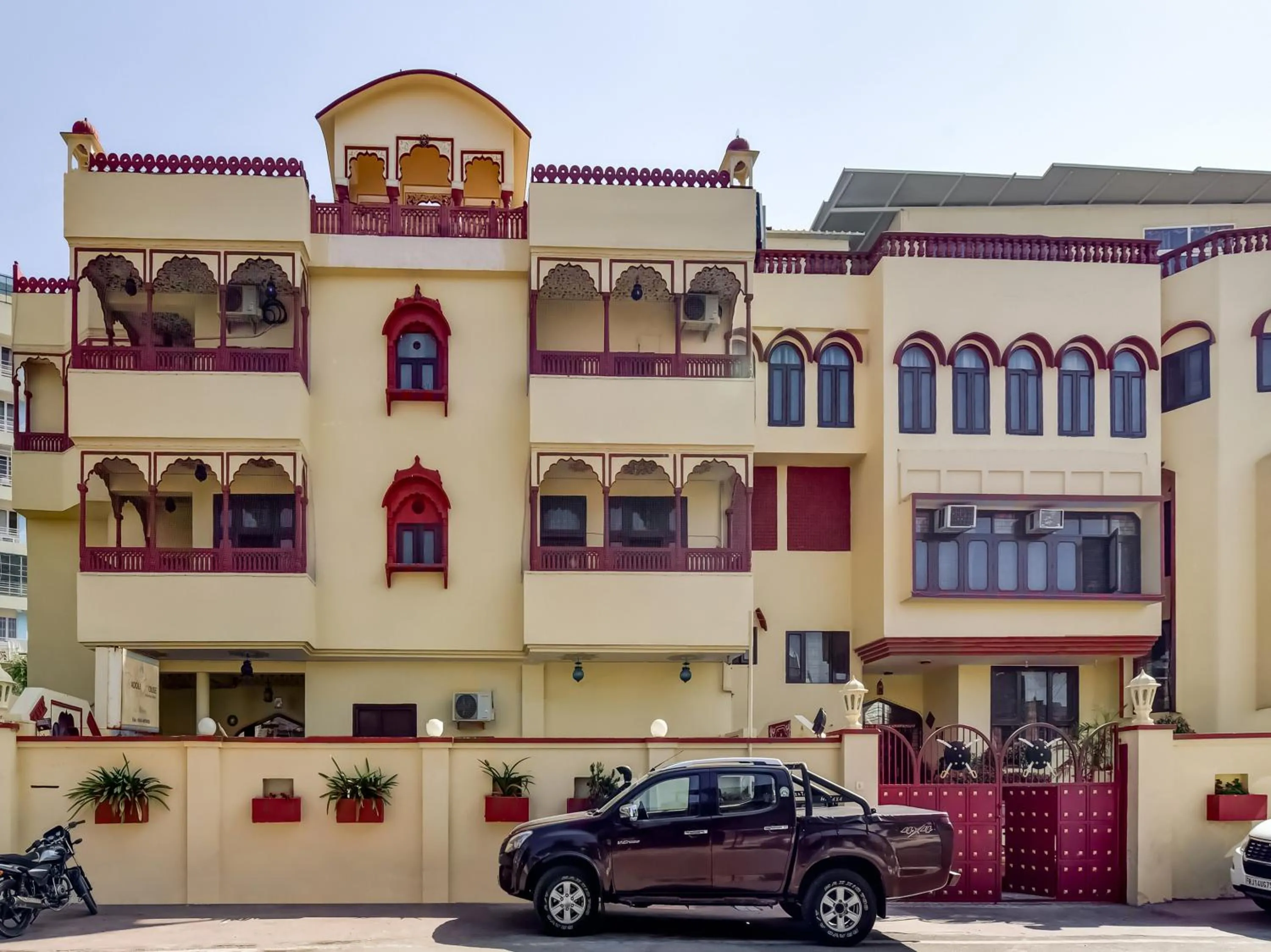 Property building in Hotel Radoli House - A Heritage Hotel