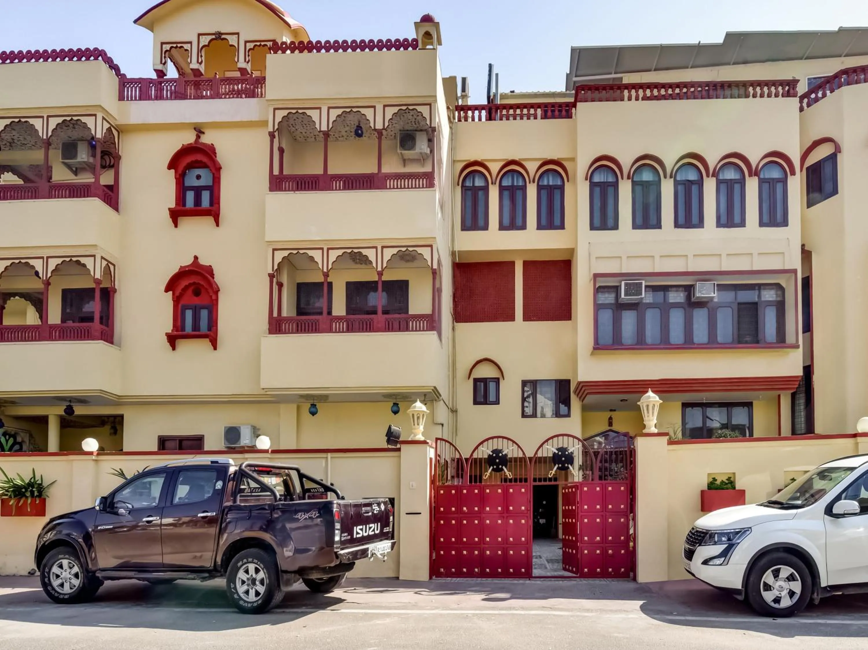 Facade/entrance in Hotel Radoli House - A Heritage Hotel