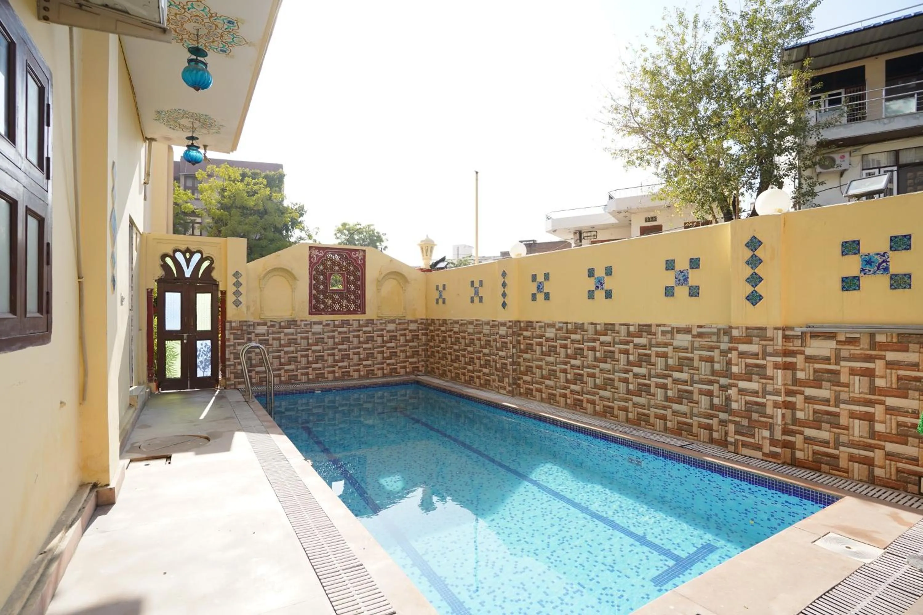 Swimming pool in Hotel Radoli House - A Heritage Hotel