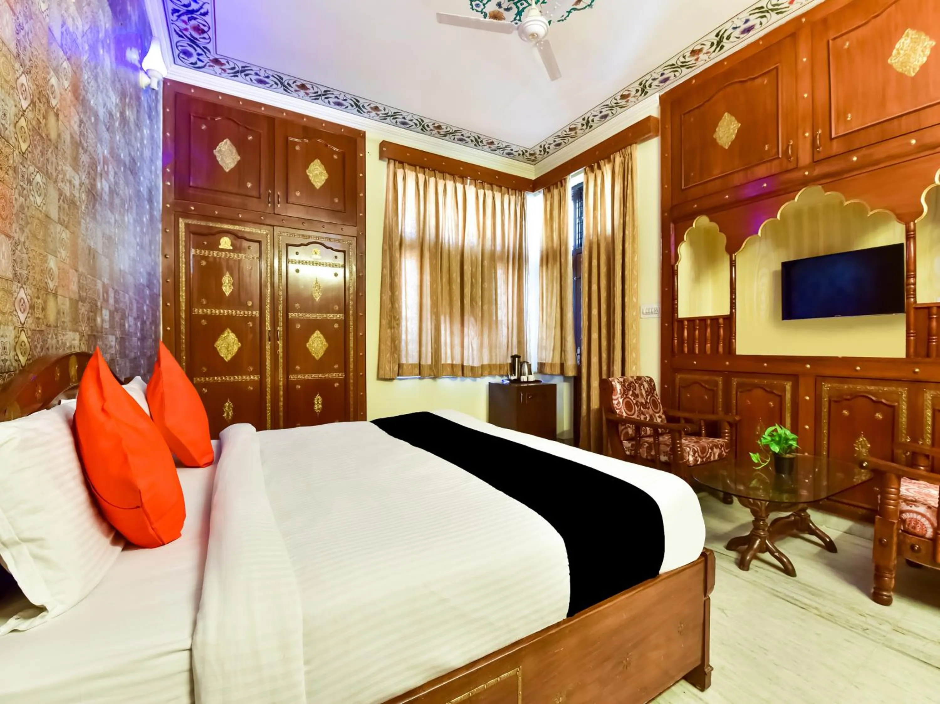 Bedroom, Bed in Hotel Radoli House - A Heritage Hotel