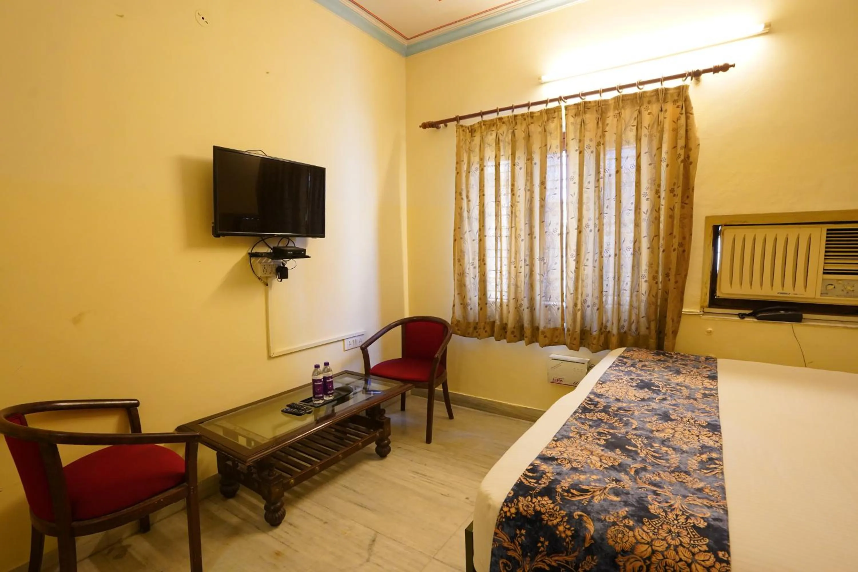 Bed in Hotel Radoli House - A Heritage Hotel