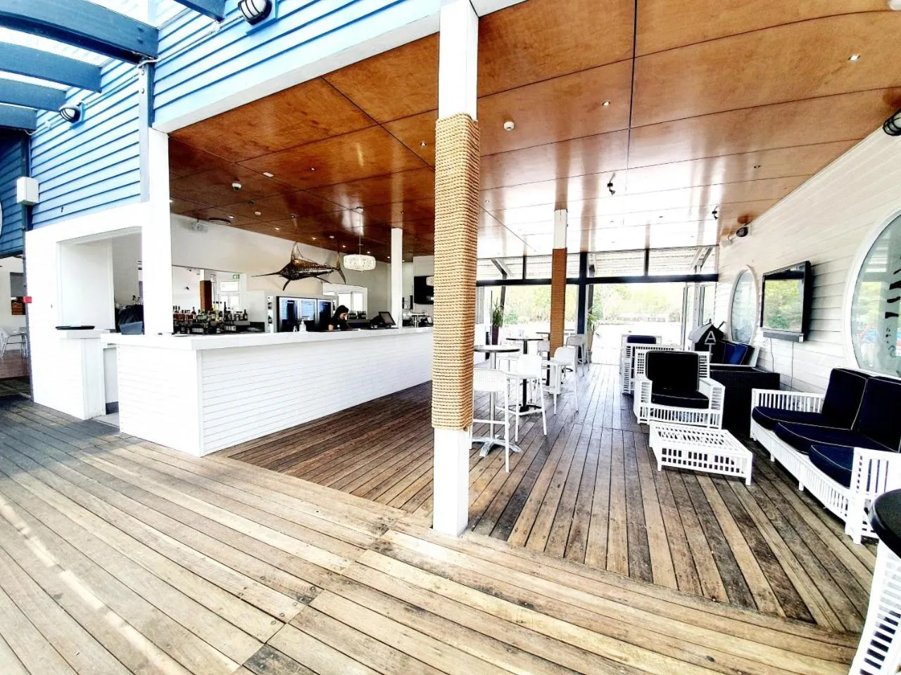 Lounge or bar in Couran Cove Island Resort