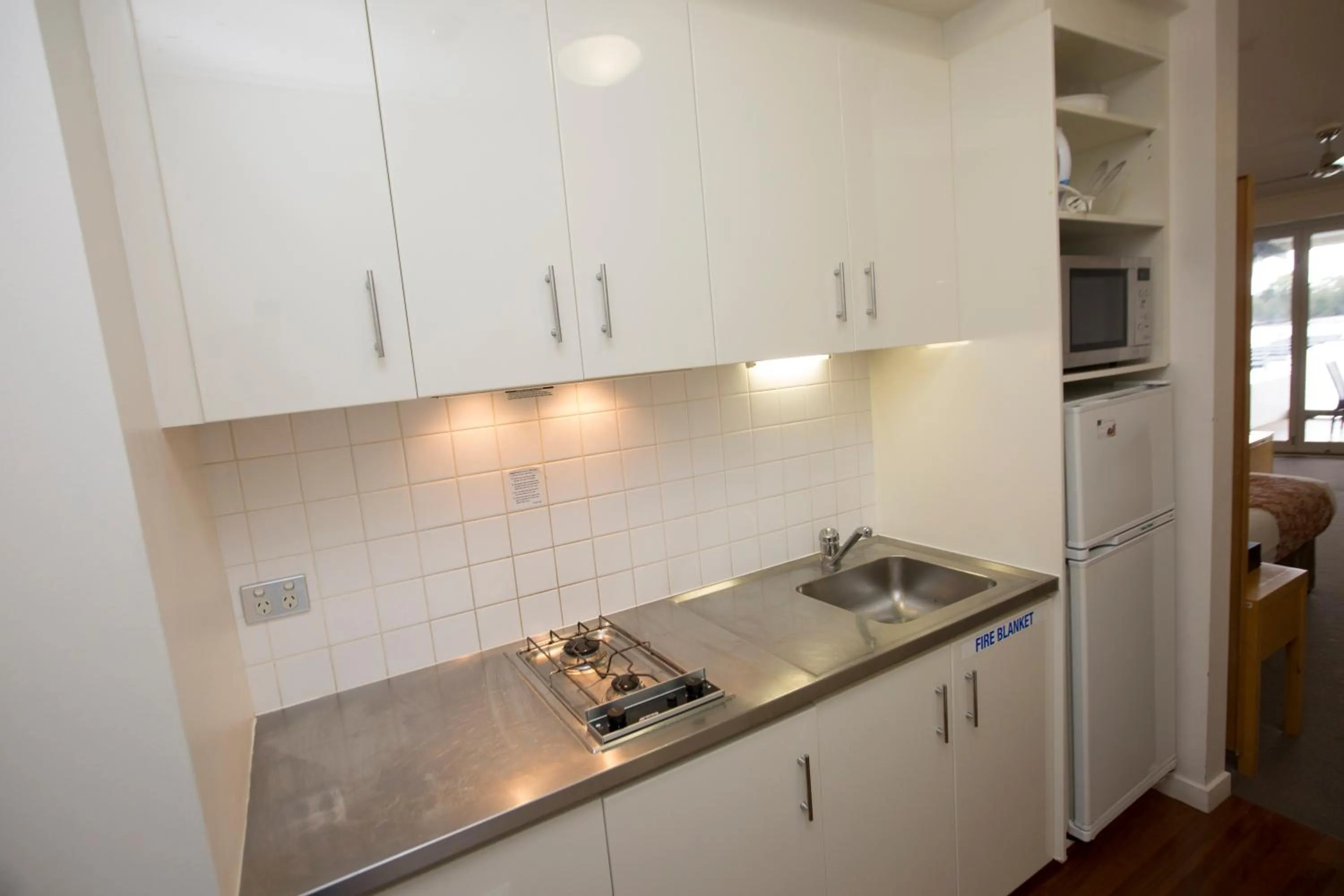 Kitchen or kitchenette, Kitchen/Kitchenette in Couran Cove Island Resort