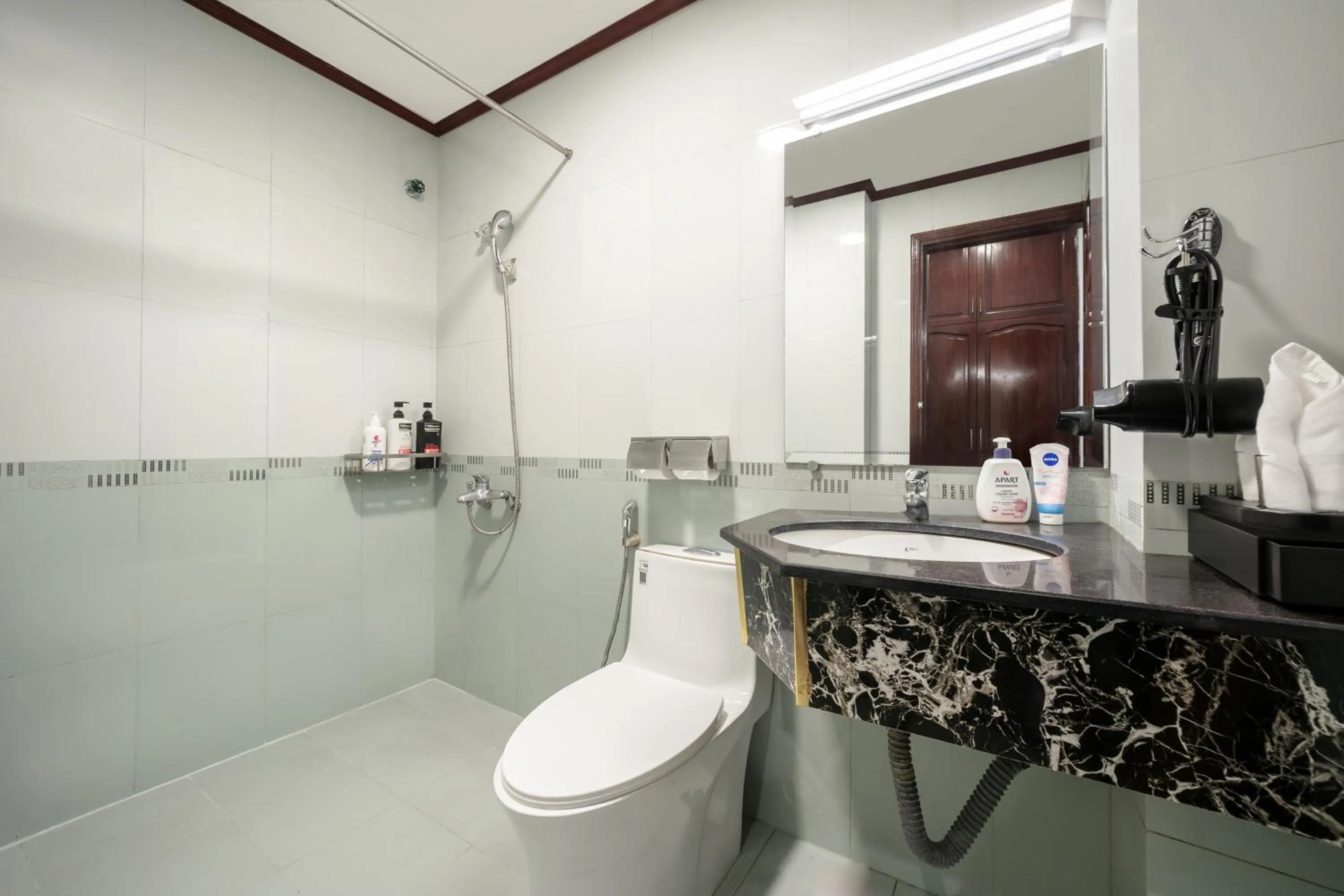 Shower in A25 Hotel - 61 Lương Ngọc Quyến