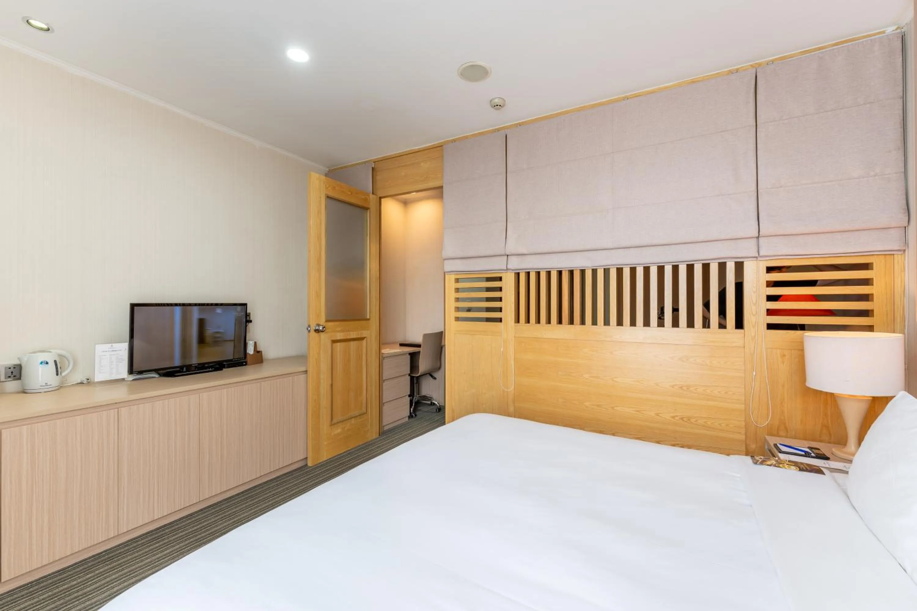 Bedroom, Bed in Super Candle Hotel