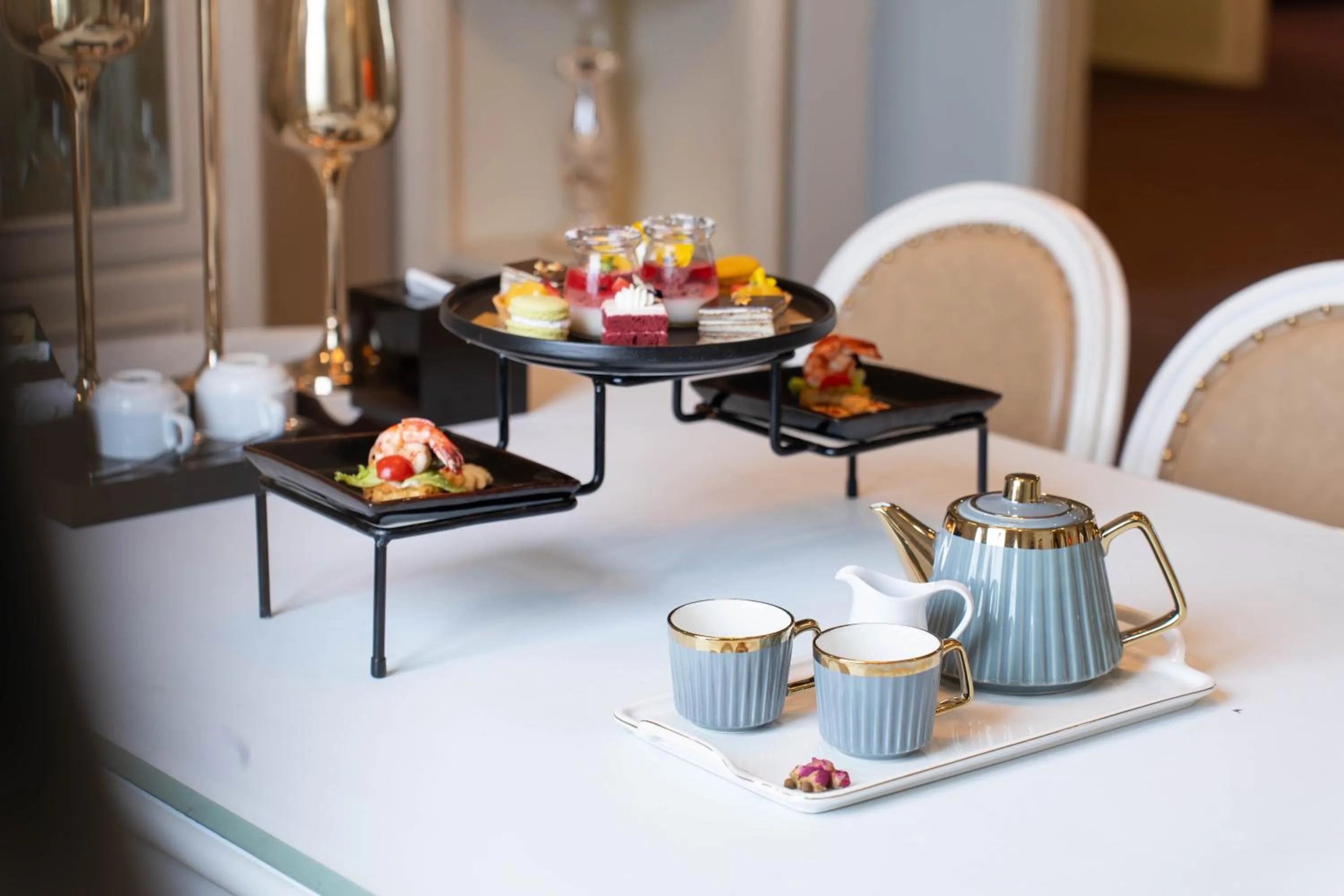 Coffee/tea facilities in Super Candle Hotel