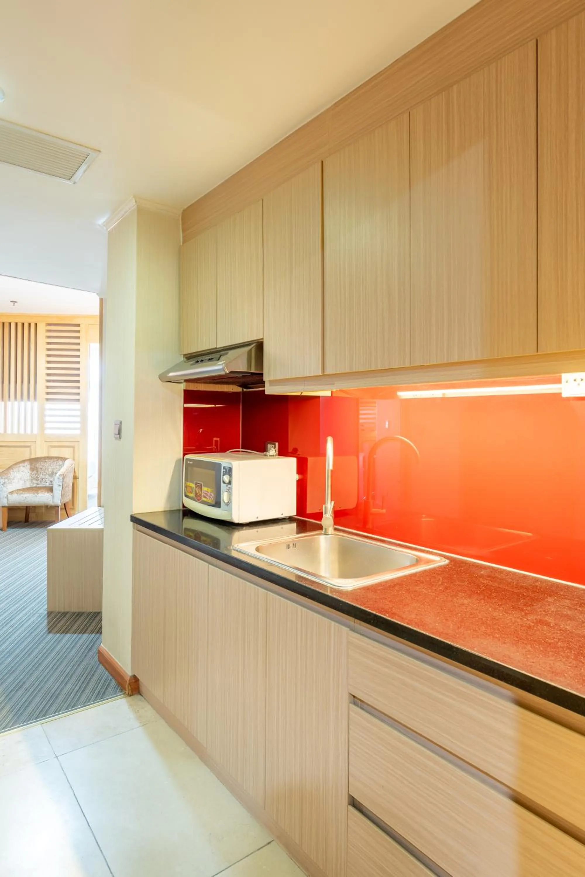 Kitchen or kitchenette in Super Candle Hotel