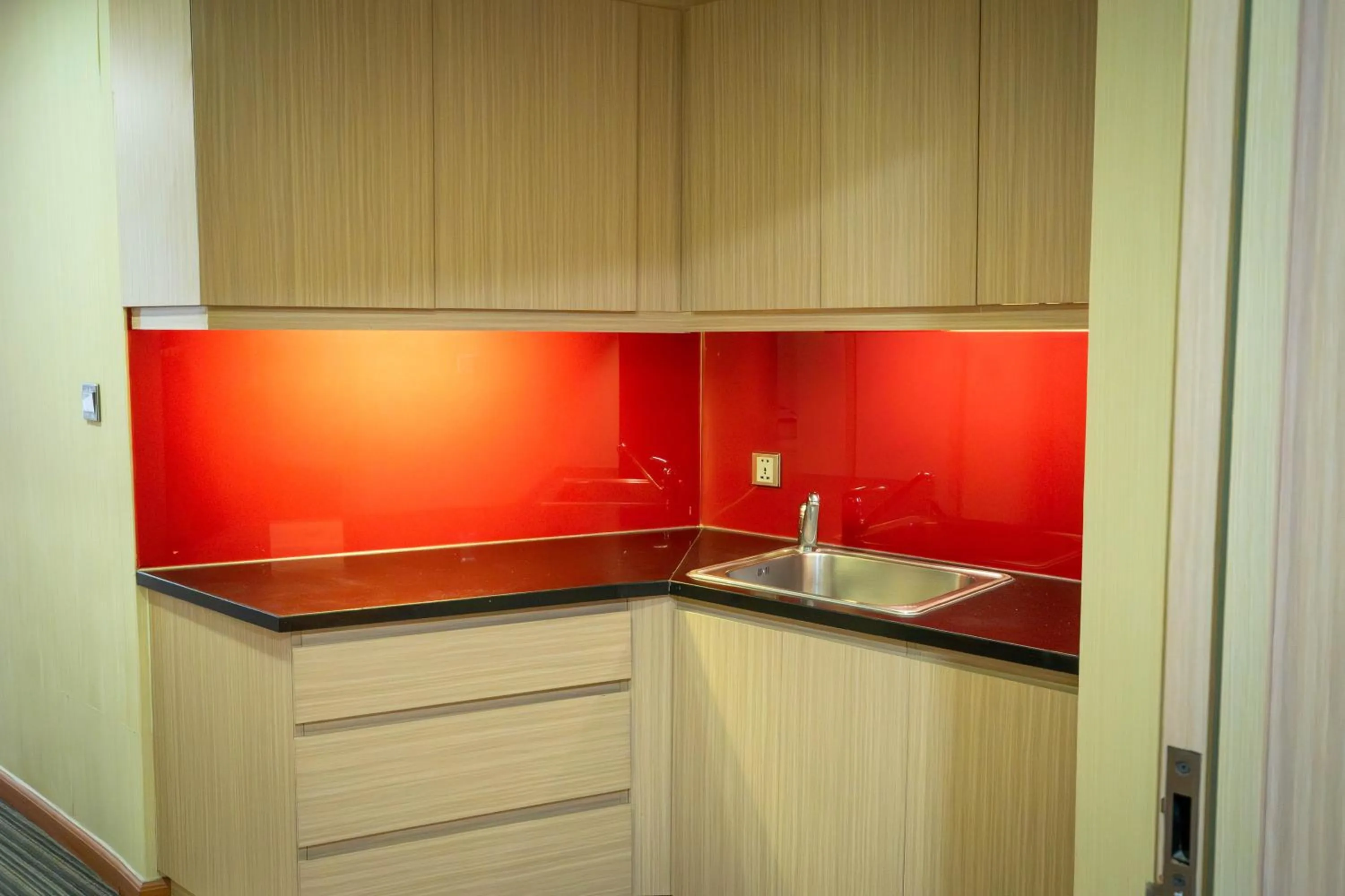 Area and facilities in Super Candle Hotel