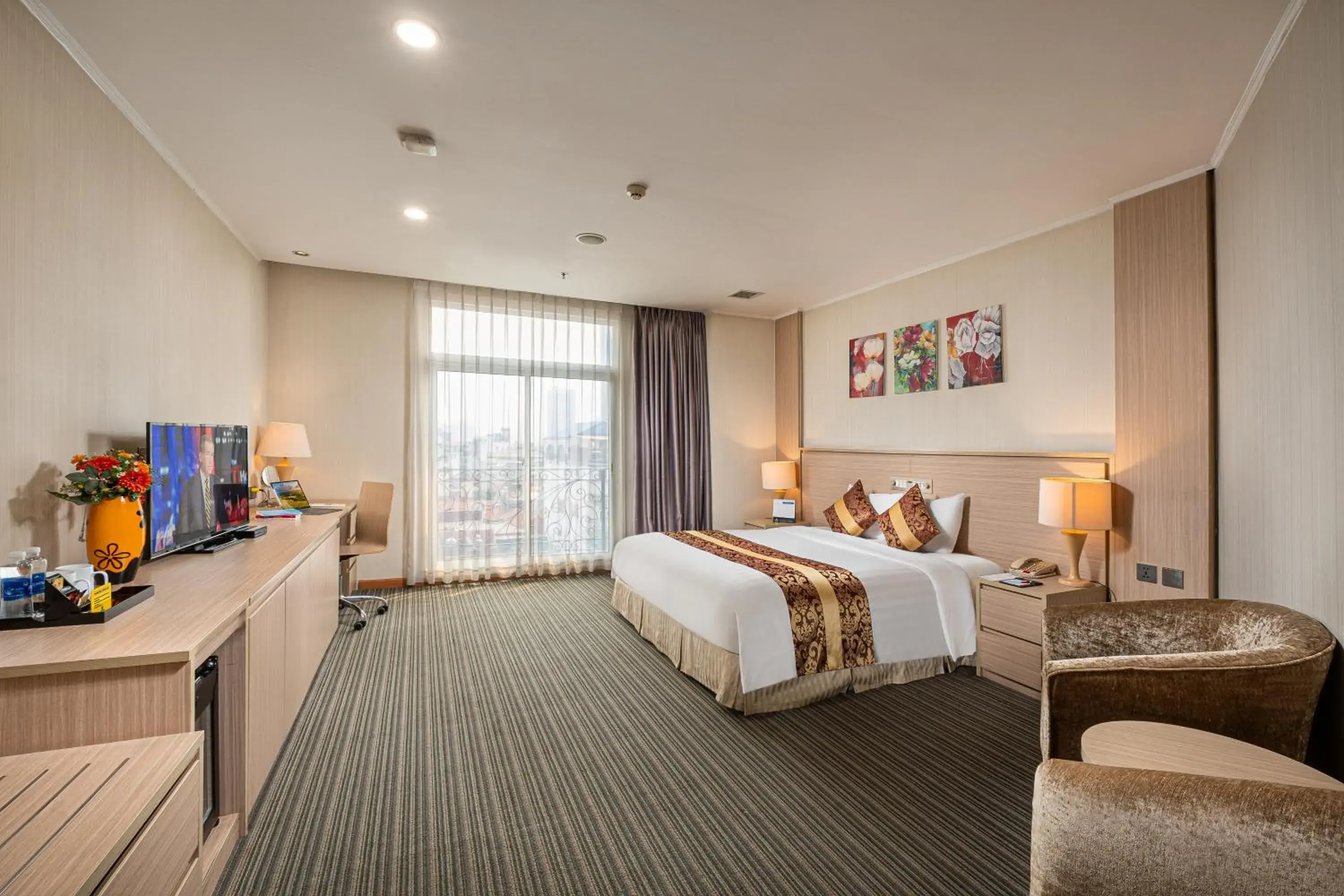 Deluxe Double Room in Super Candle Hotel Deluxe Double Room in Super Candle Hotel