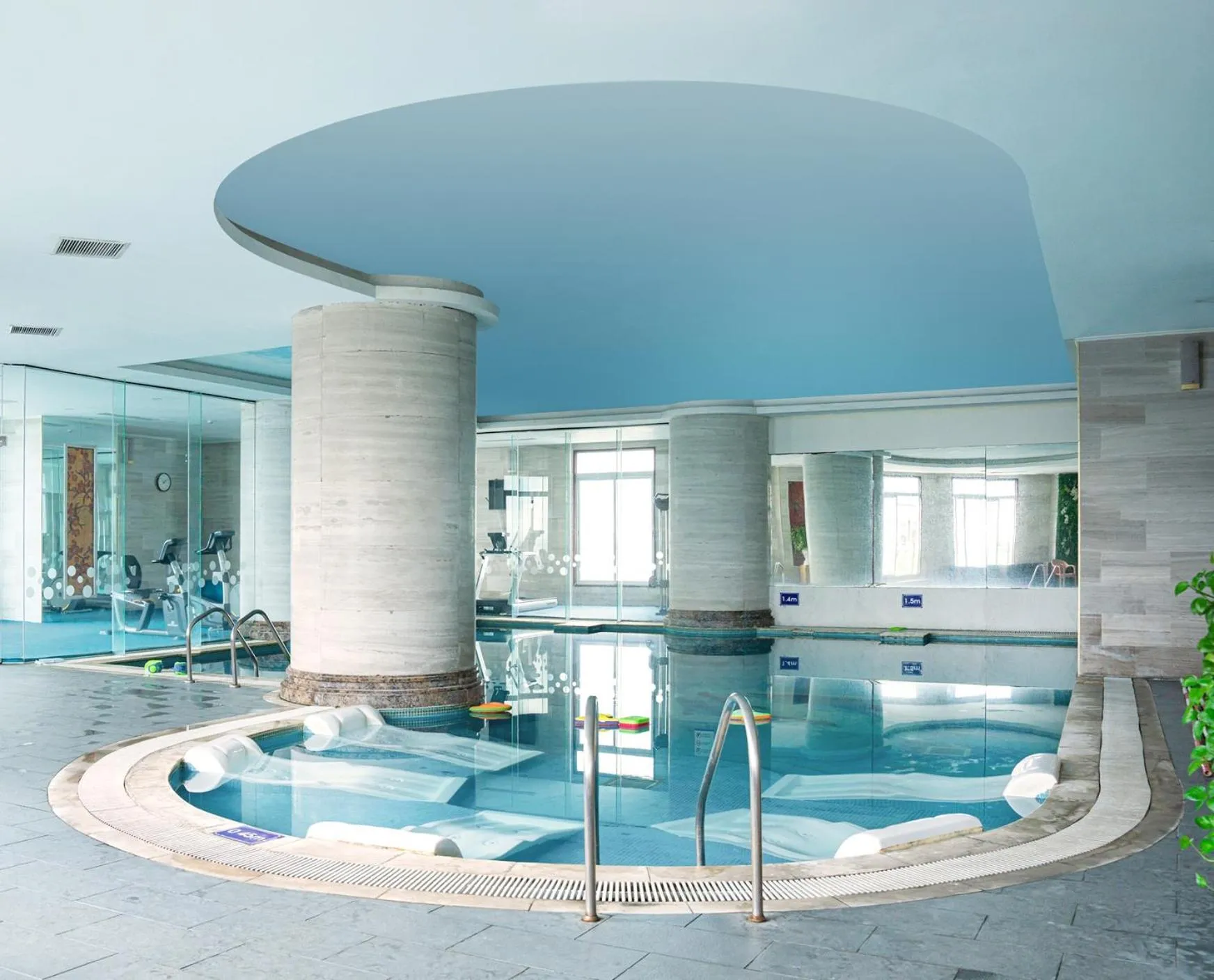 Swimming pool in Super Candle Hotel