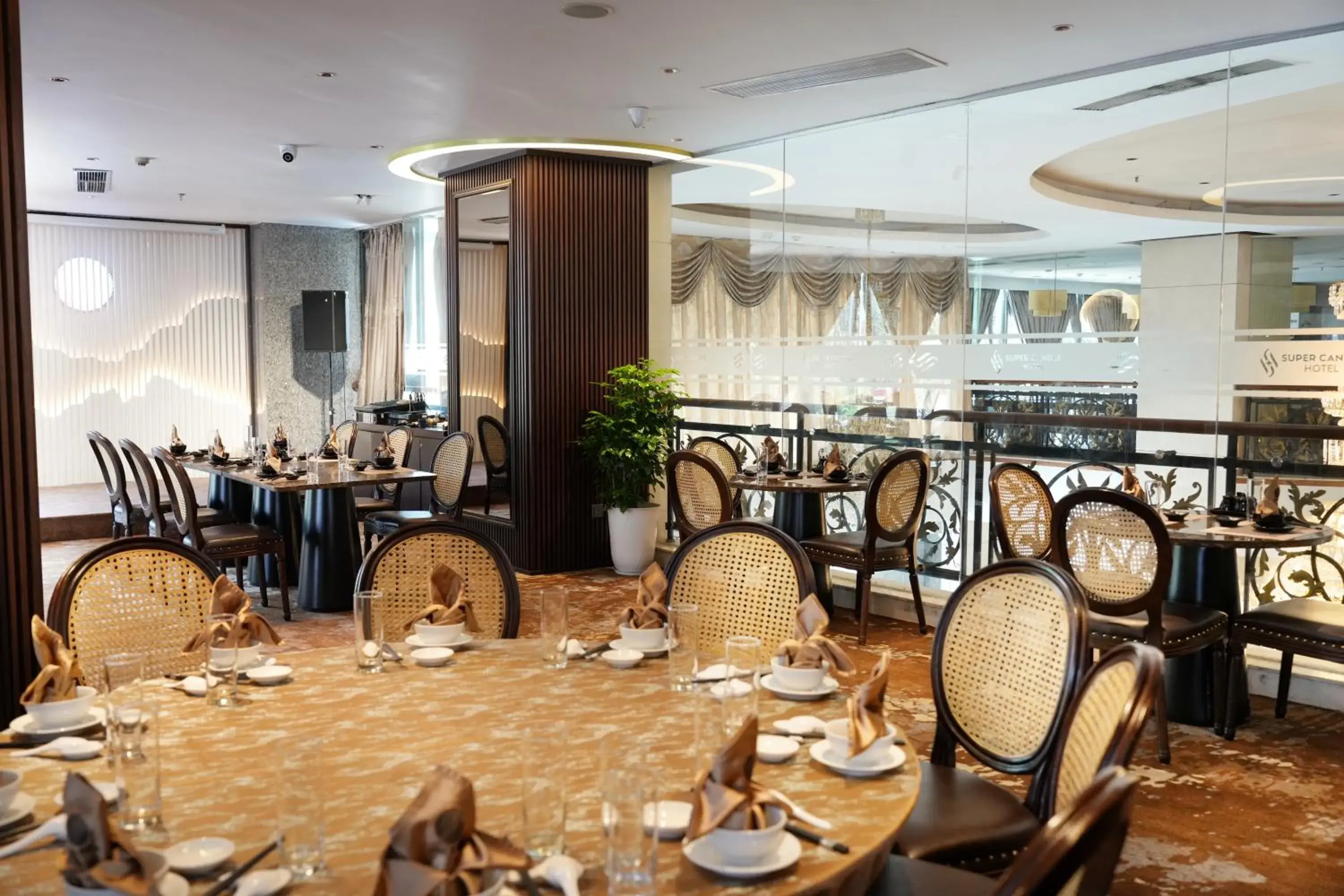 Restaurant/places to eat in Super Candle Hotel Restaurant/places to eat in Super Candle Hotel