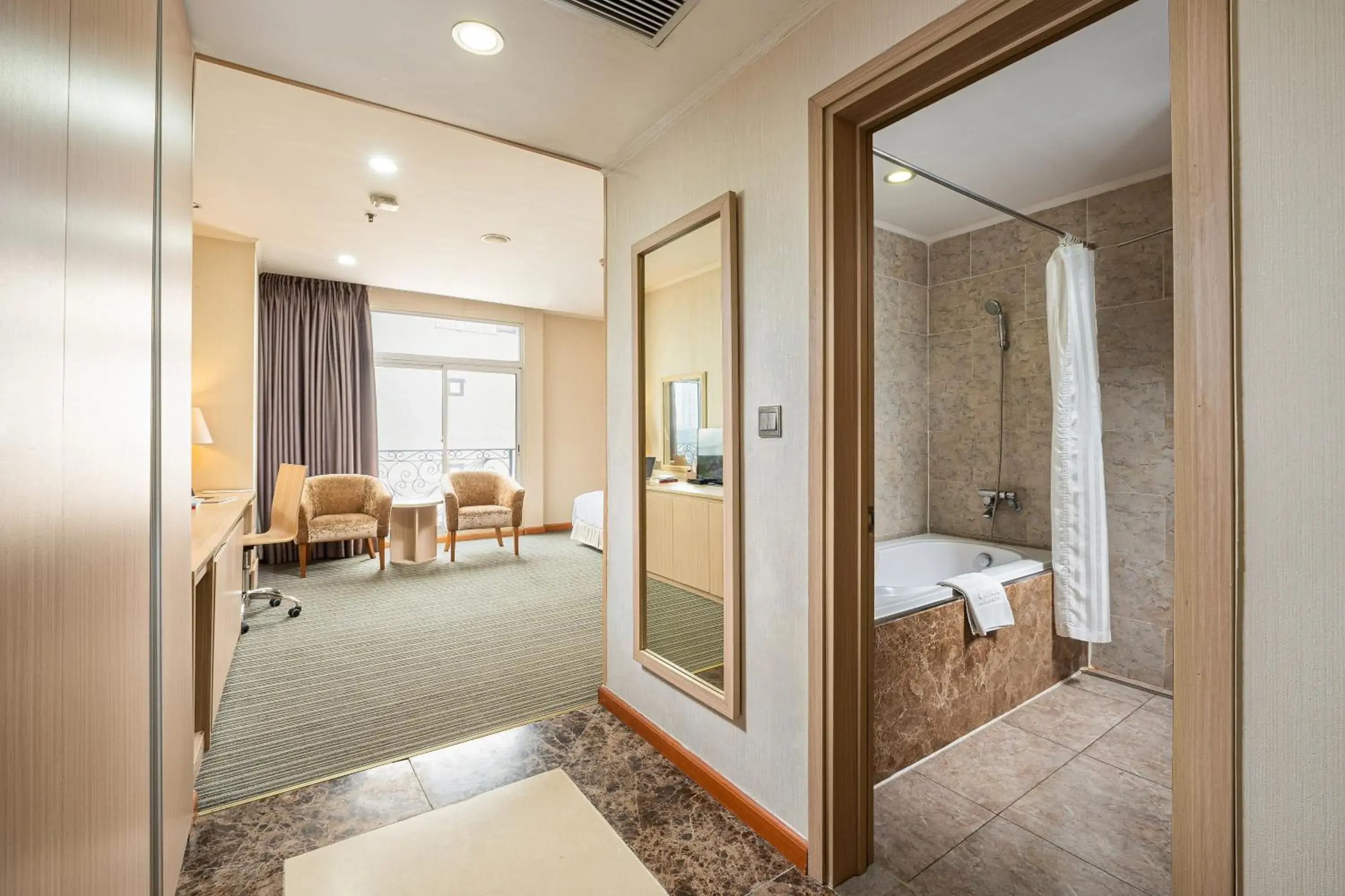 Deluxe Twin Room in Super Candle Hotel Deluxe Twin Room in Super Candle Hotel