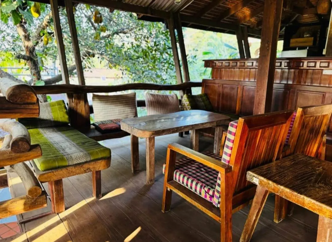 Restaurant/places to eat in TARA LODGE Haven of peace