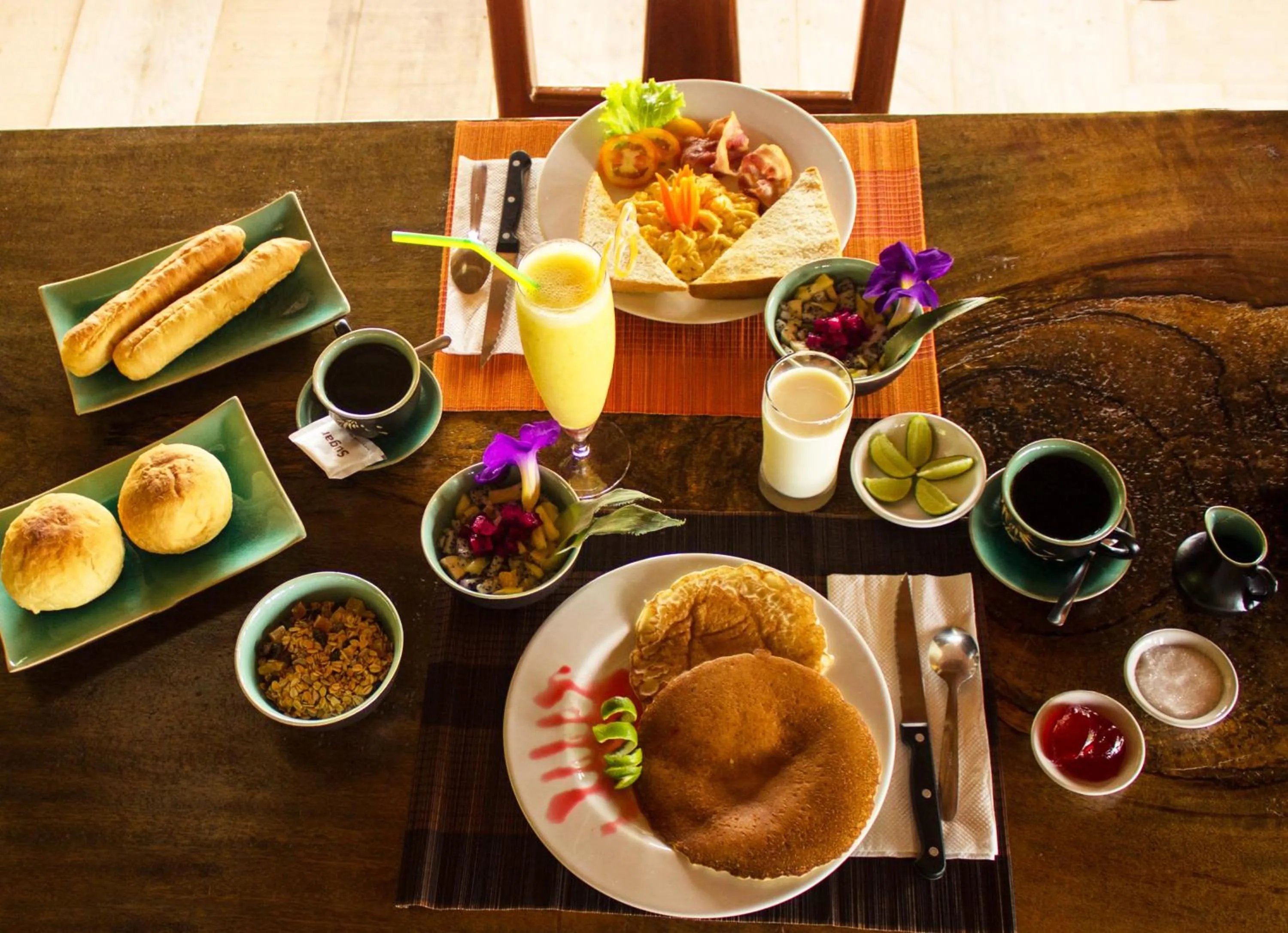 Restaurant/places to eat in TARA LODGE Haven of peace