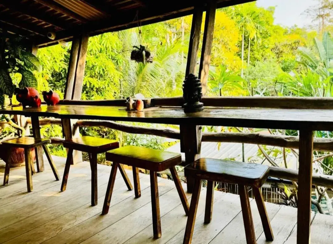 Restaurant/places to eat in TARA LODGE Haven of peace Restaurant/places to eat in TARA LODGE Haven of peace