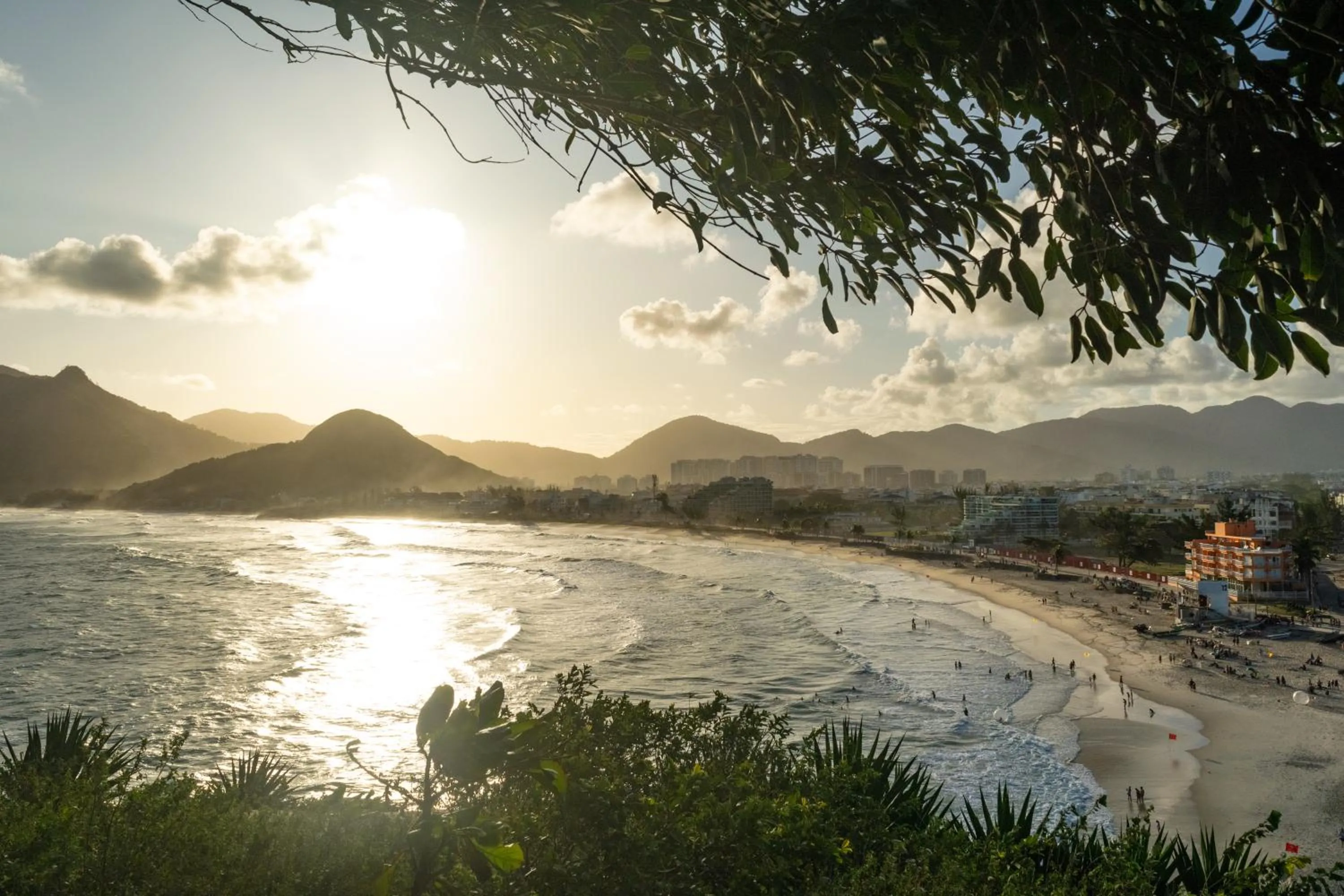 Beach in Longboard Paradise Suítes