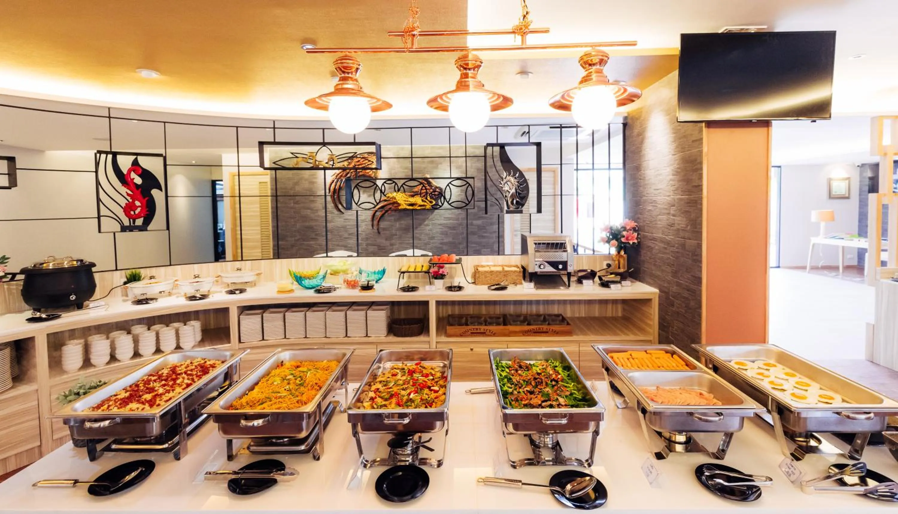 Restaurant/places to eat in Baron Residence Bangkok